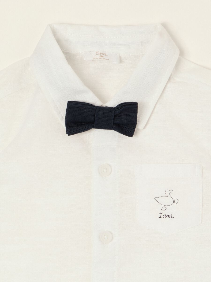 Camicia bianca a maniche lunghe in misto cotone e lino_1