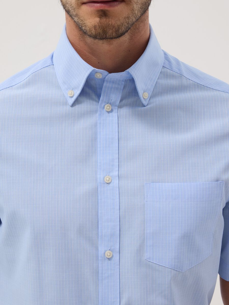 Light blue short-sleeve shirt with button-down collar_1