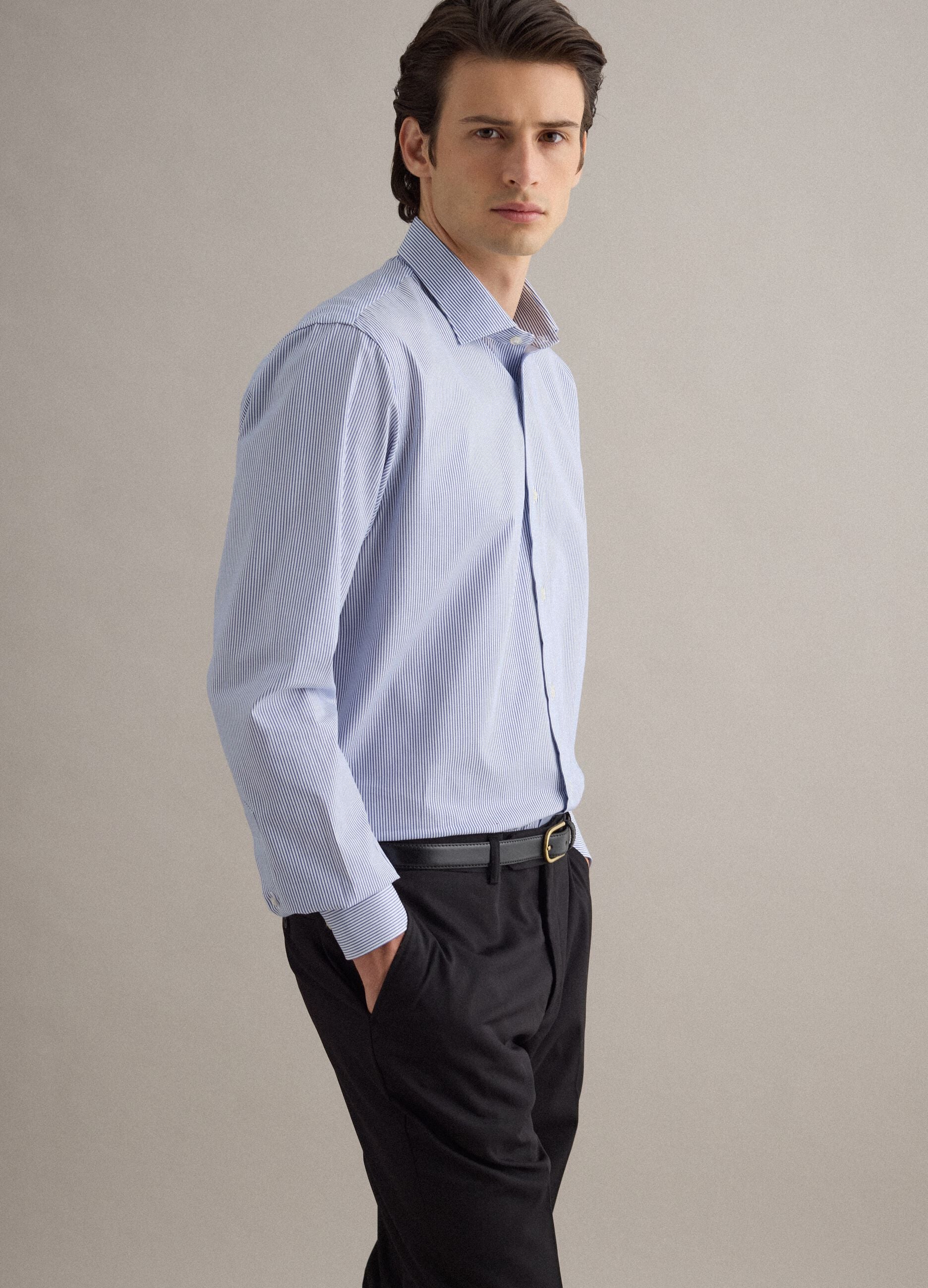 Men's pure cotton blue and white striped regular fit easy iron shirt