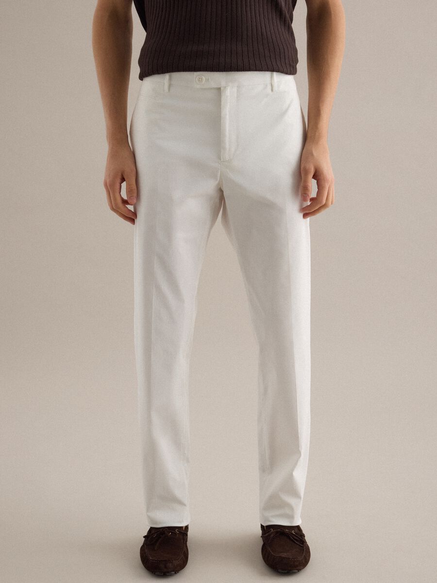 Pantaloni in cotone elasticizzato bianchi regular fit_1