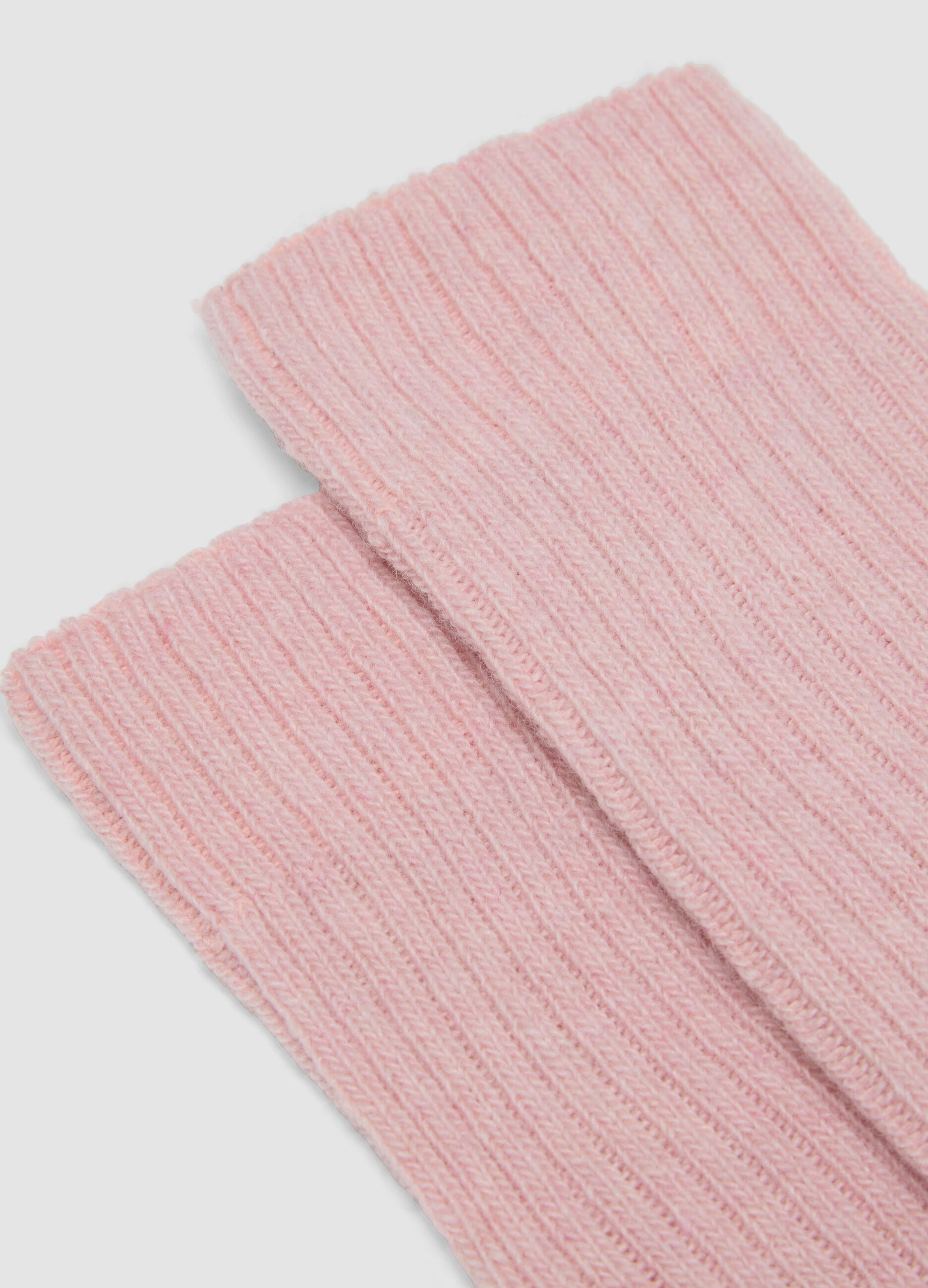 Pink ribbed socks in wool, viscose and stretch cashmere blend