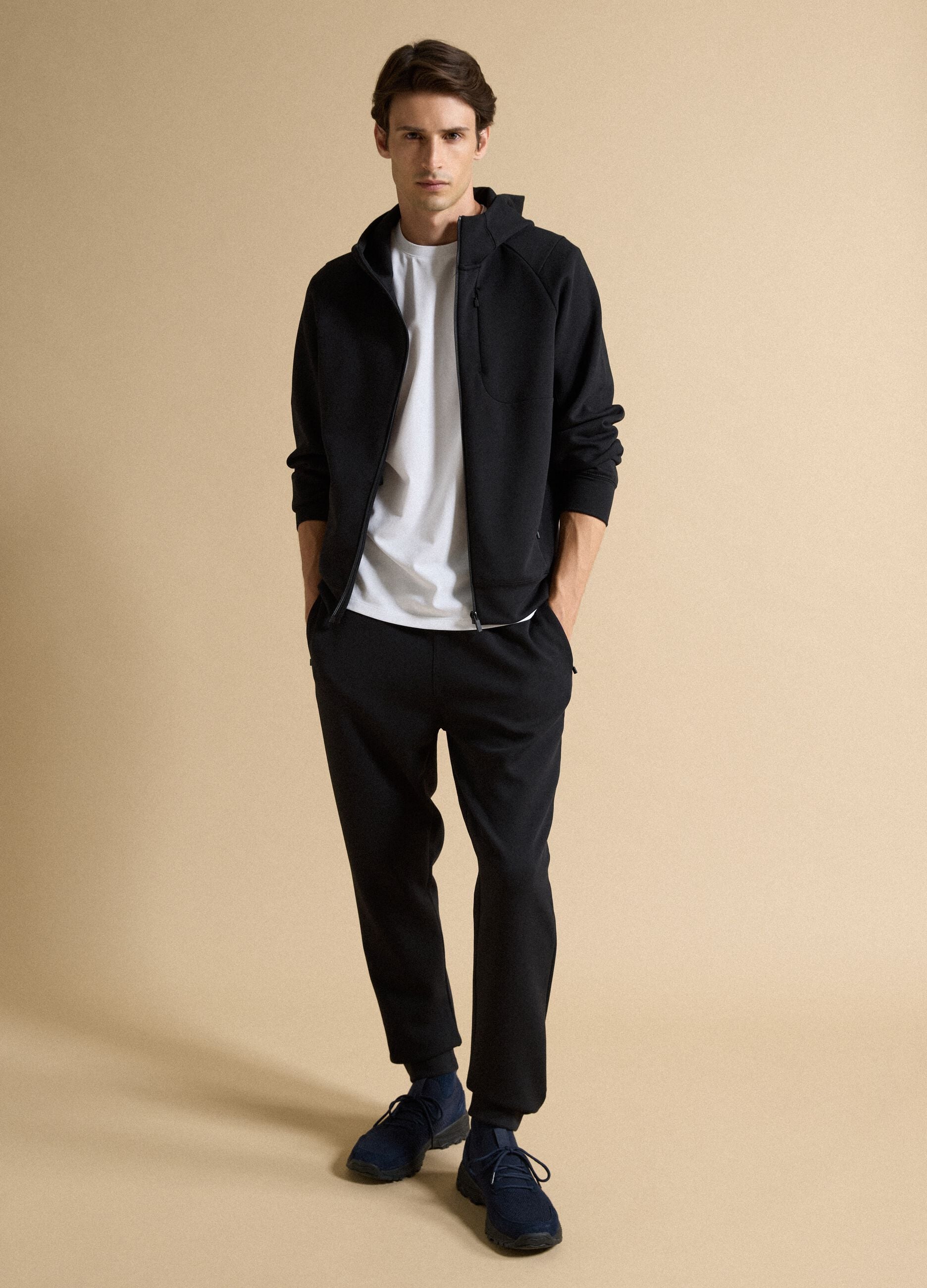 Black regular-fit joggers in stretch Easy Dry fabric