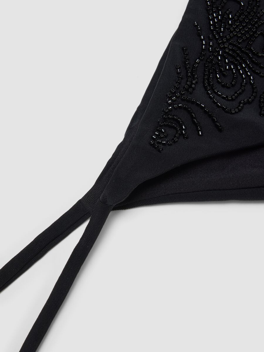 Slip da mare elasticizzato nero con perline decorative_5