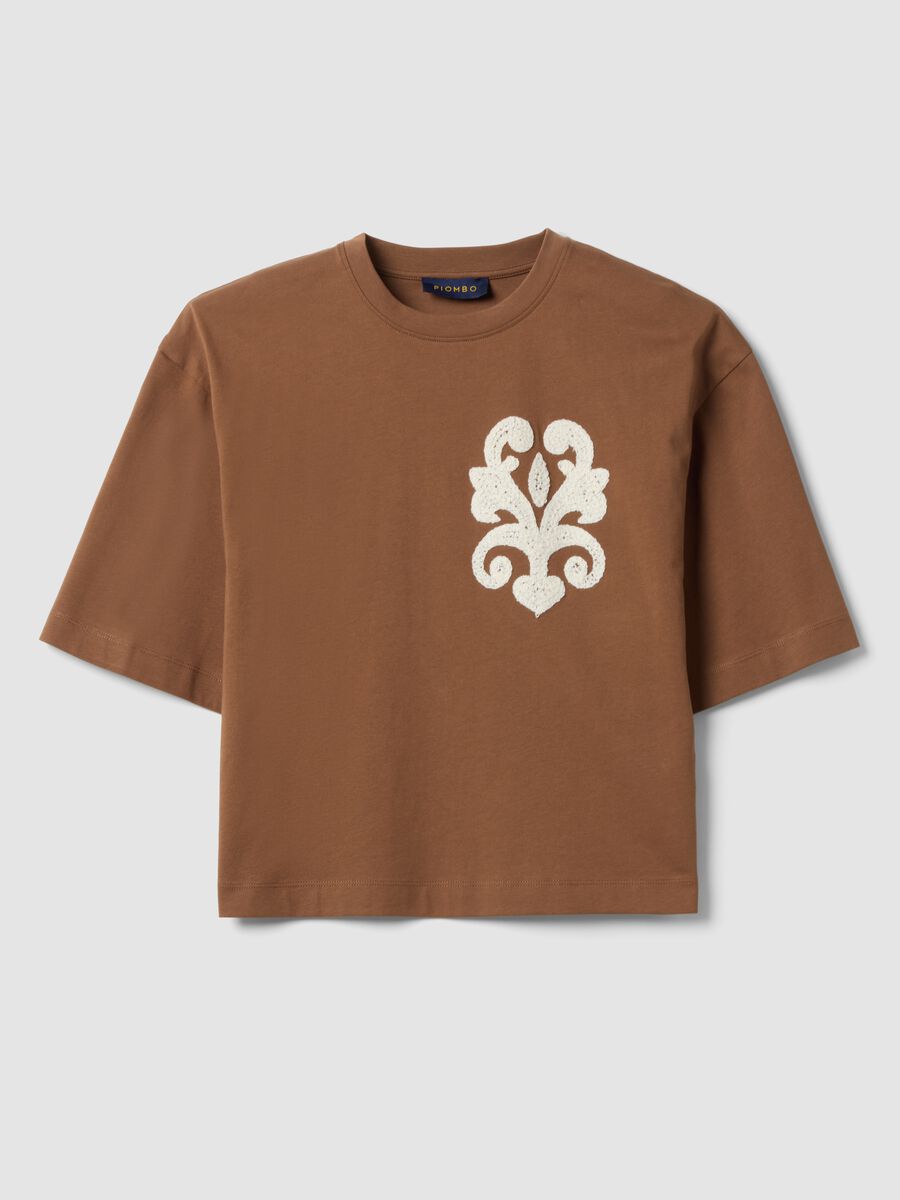 T-shirt marrone in puro cotone con ricami regular fit_4