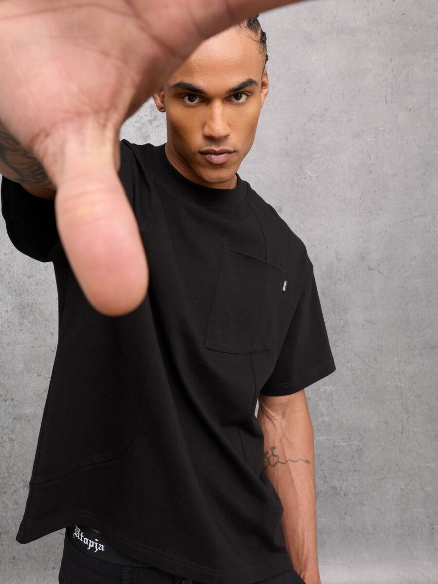 Graphic Pocket T-shirt Black_2