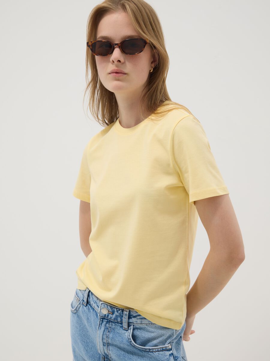 T-shirt gialla in cotone organico a maniche corte_0
