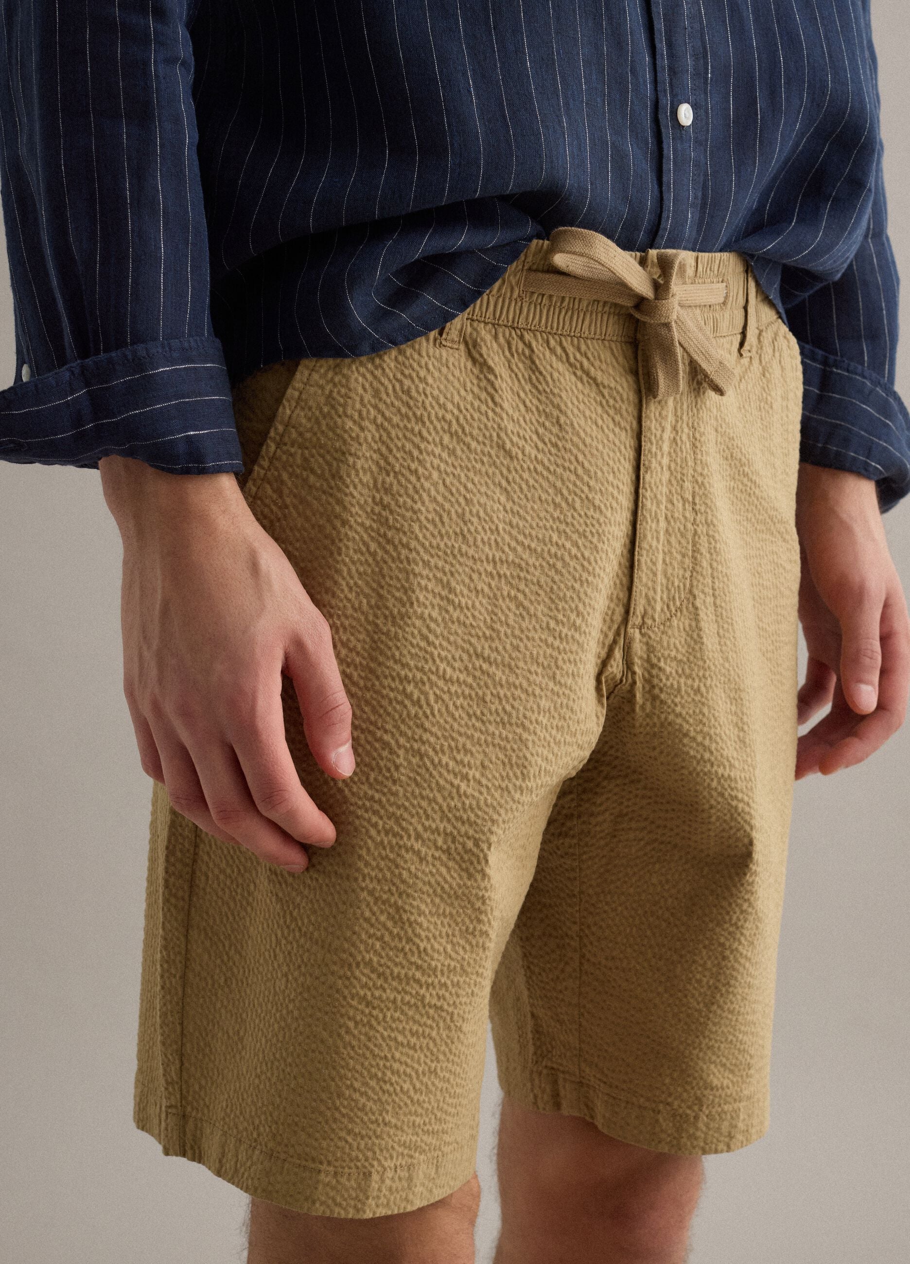 Beige stretch cotton chino shorts, regular fit