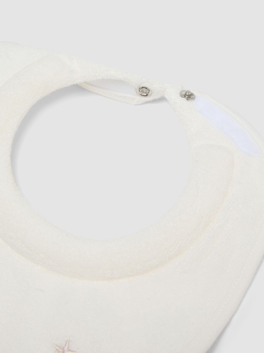 2-pack beige organic cotton baby bibs_2
