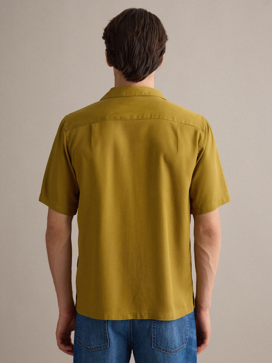 Yellow pure lyocell regular-fit shirt with bowling collar_3