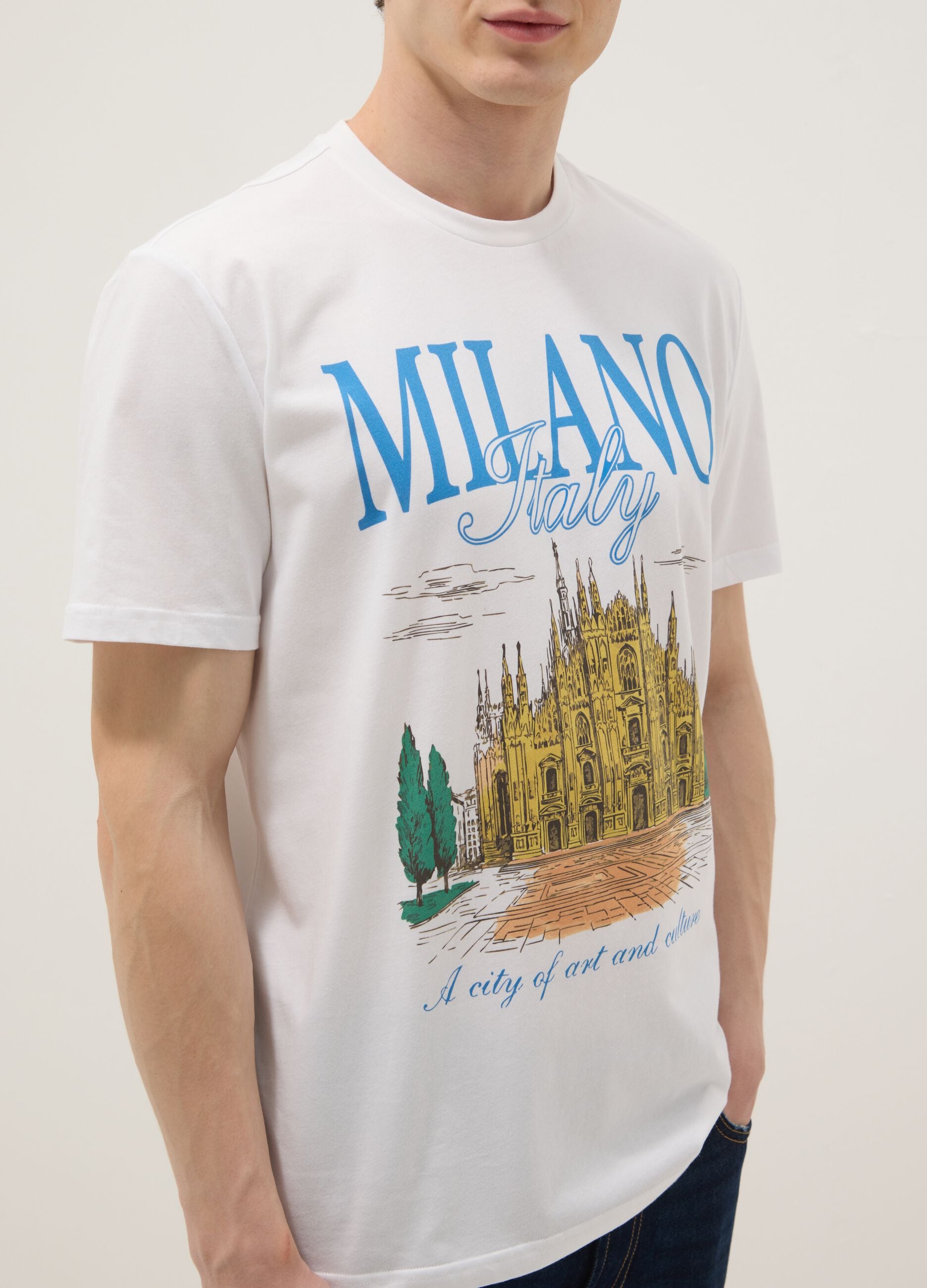 White pure cotton T-shirt with front print, regular fit