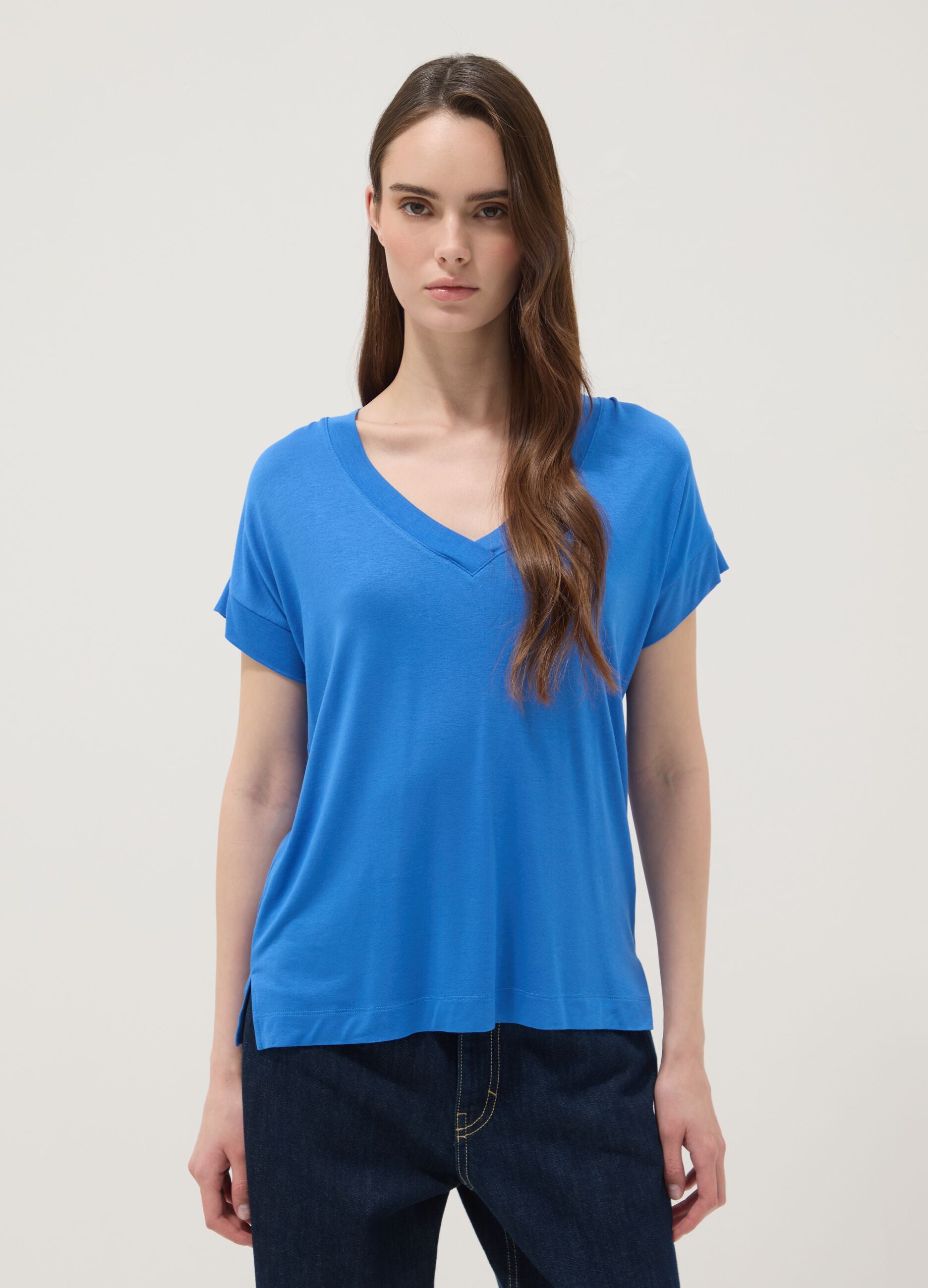 Blue stretch viscose V-neck T-shirt