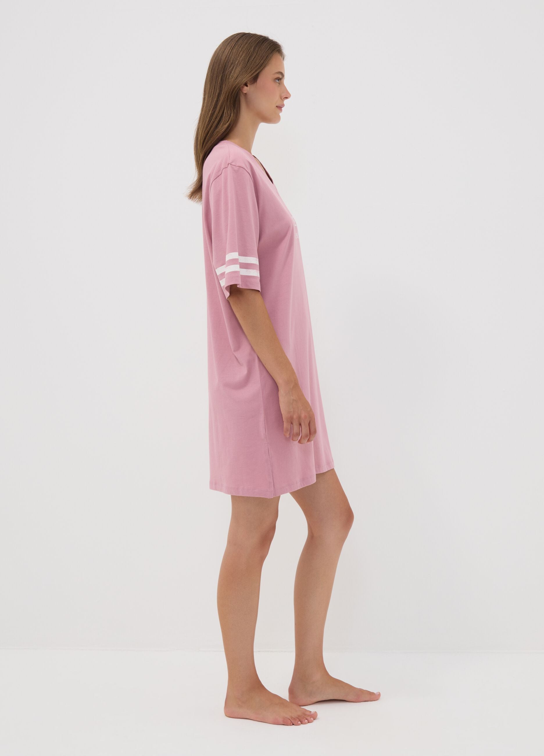 Pink pure organic cotton V-neck nightshirt with print