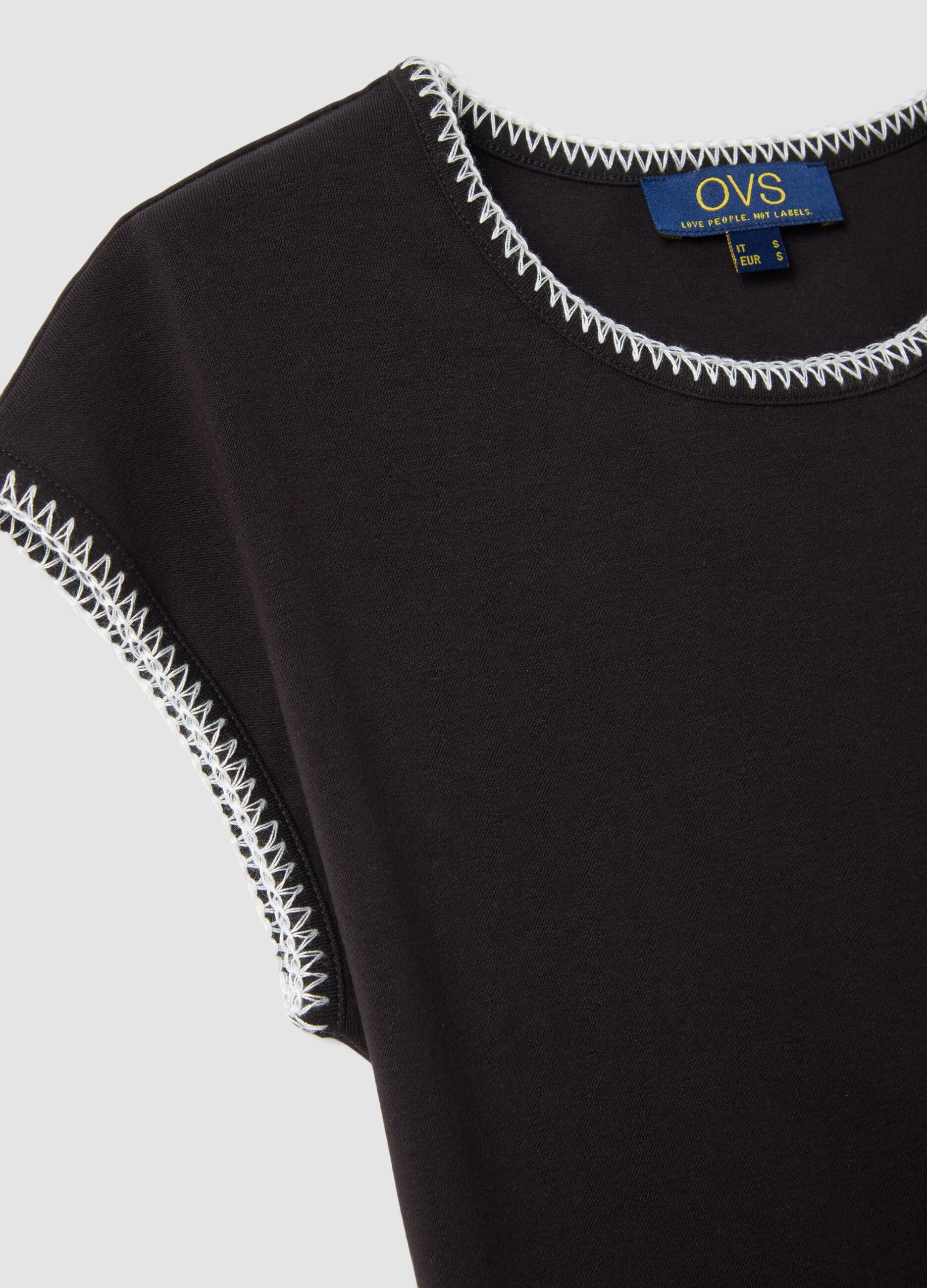 Black stretchy cotton T-shirt regular fit with stitching