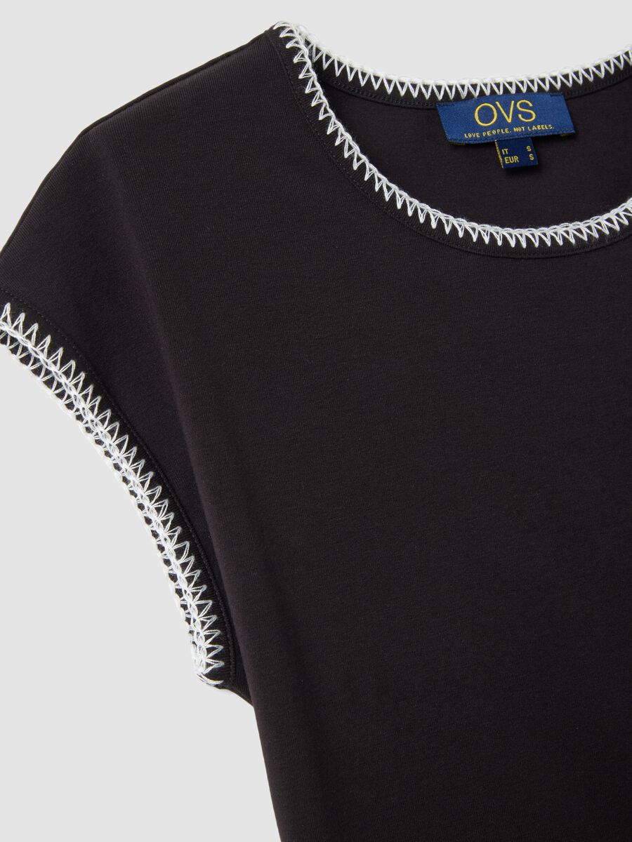 Black stretchy cotton T-shirt regular fit with stitching_5