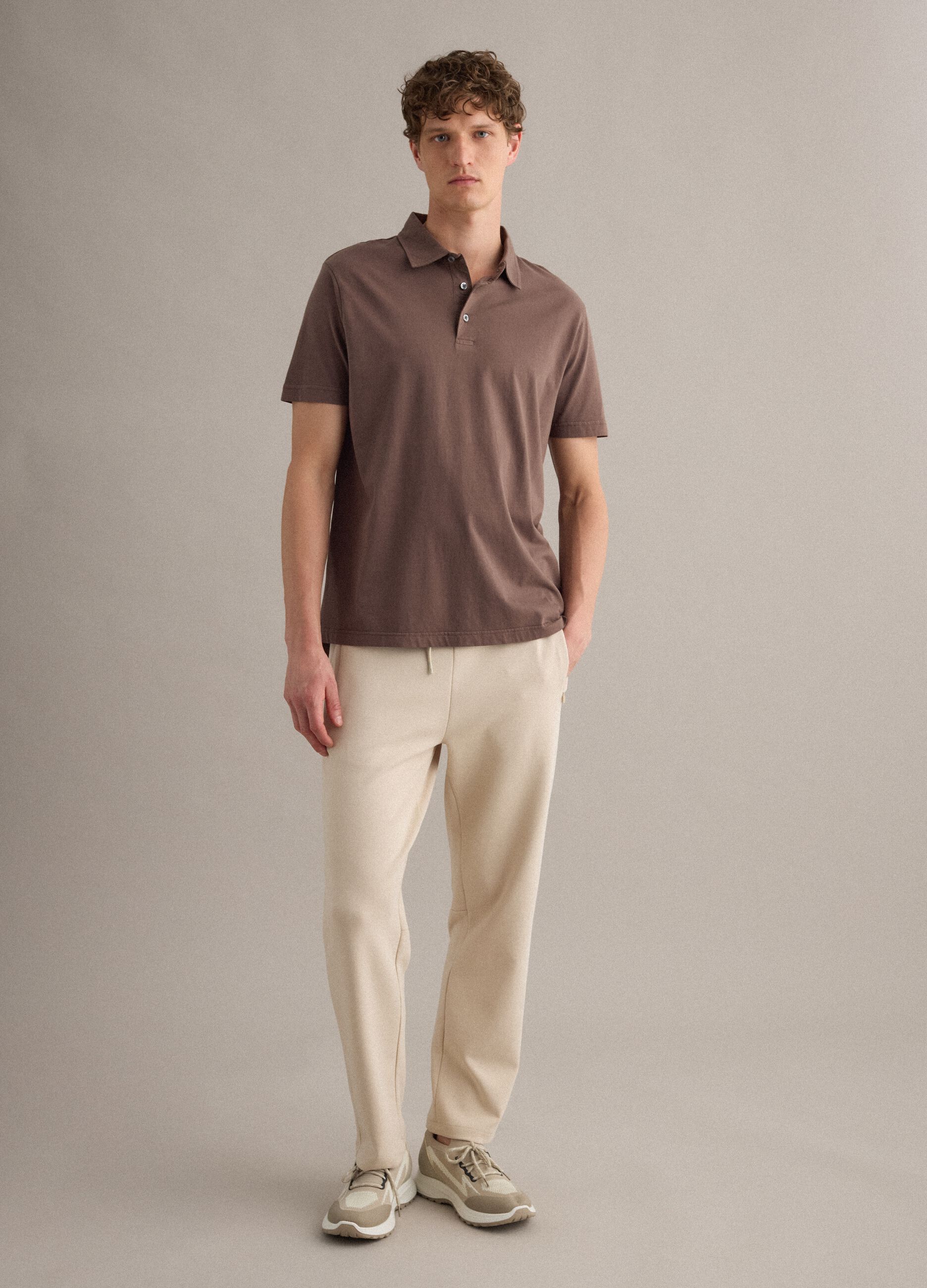 Brown short-sleeve polo shirt in pure cotton, regular fit