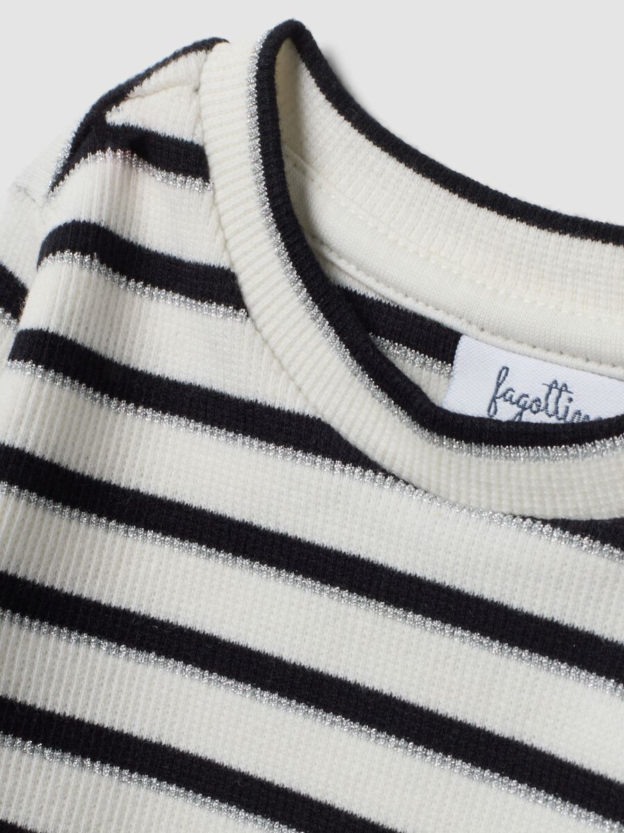 Black set with round-neck dress and striped round-neck top_3