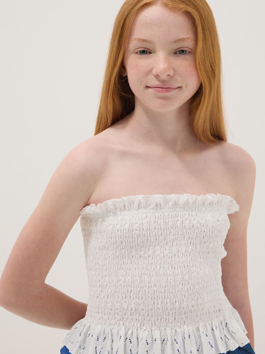 Top bianco in tessuto elasticizzato con arricciatura_0
