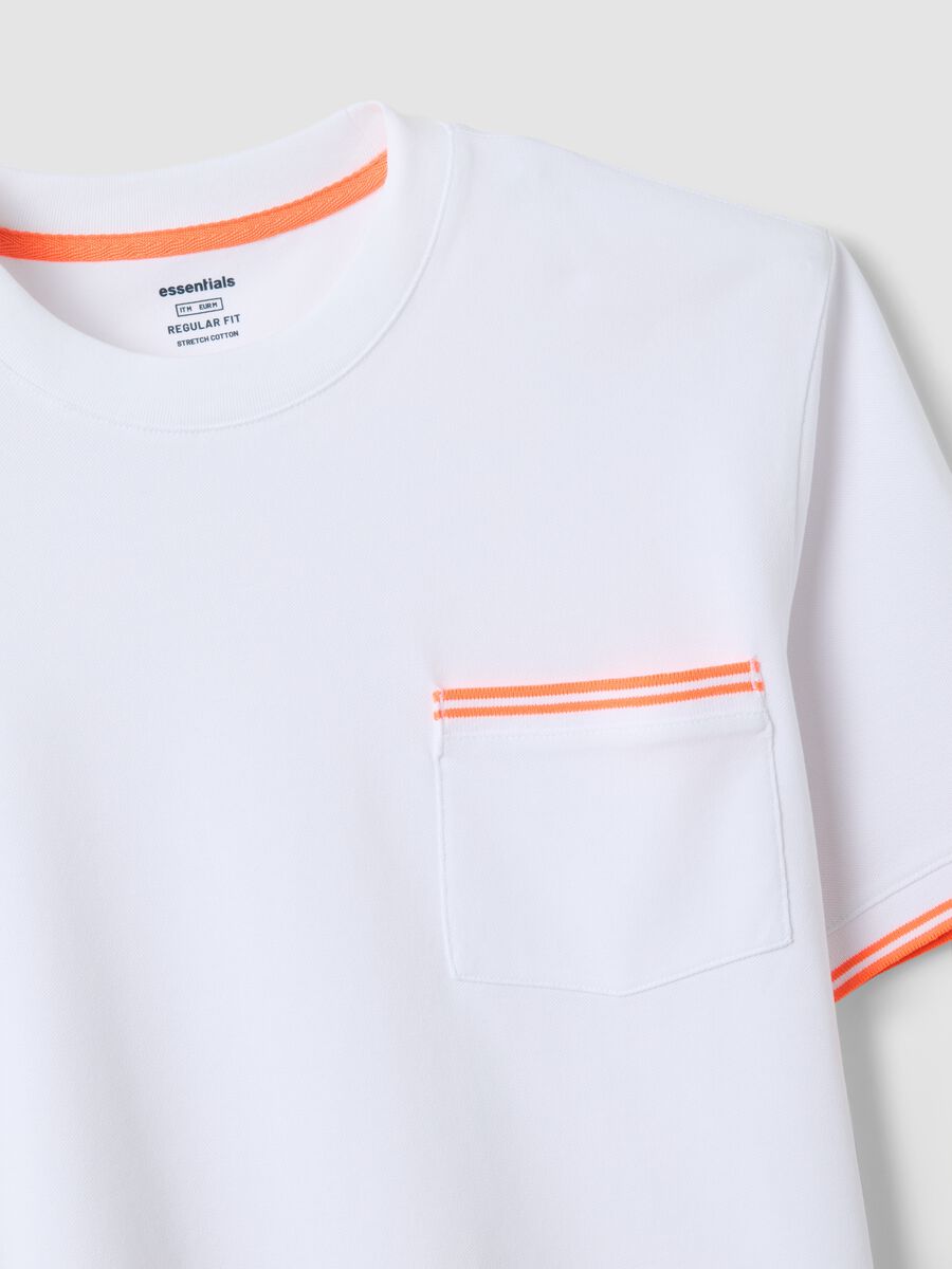 White stretch cotton T-shirt with chest pocket_5