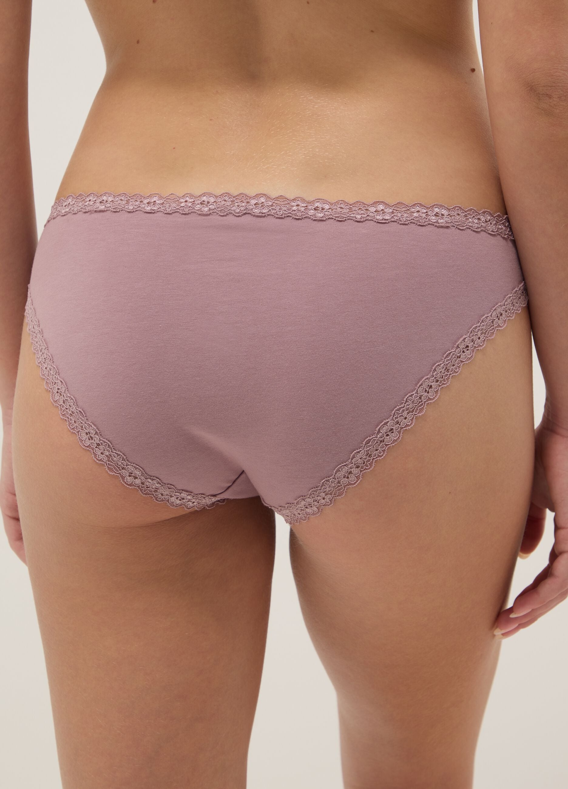 Regular fit pink stretch cotton briefs with lace