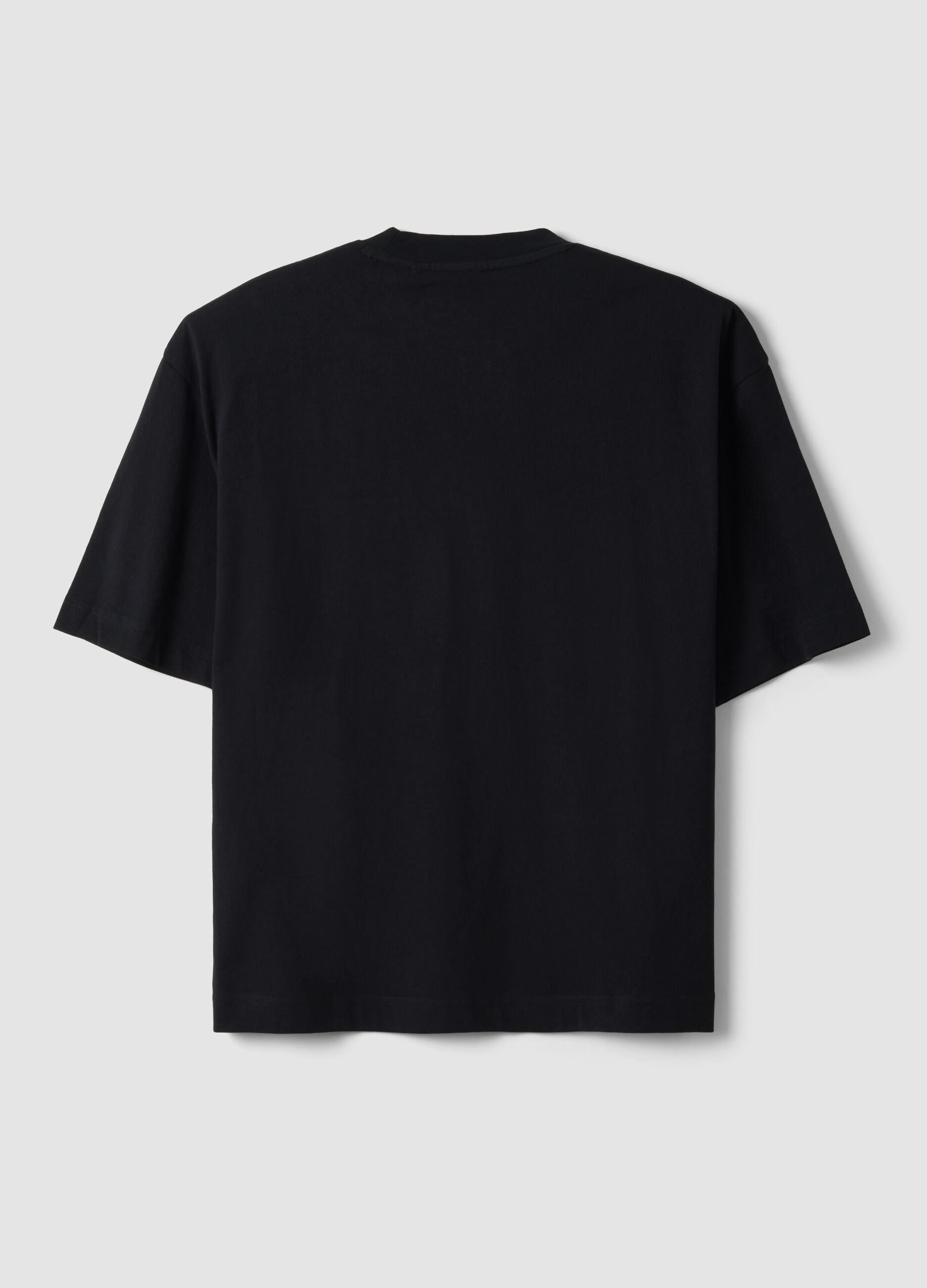 Black pure cotton crew-neck T-shirt with chest pocket, boxy fit
