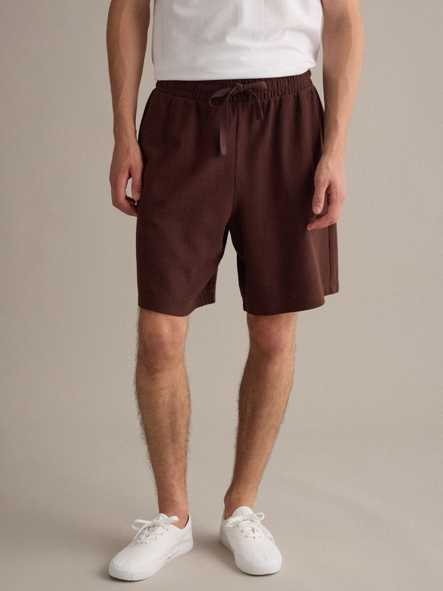 Brown cotton-blend jogger shorts with drawstring, relaxed fit_1