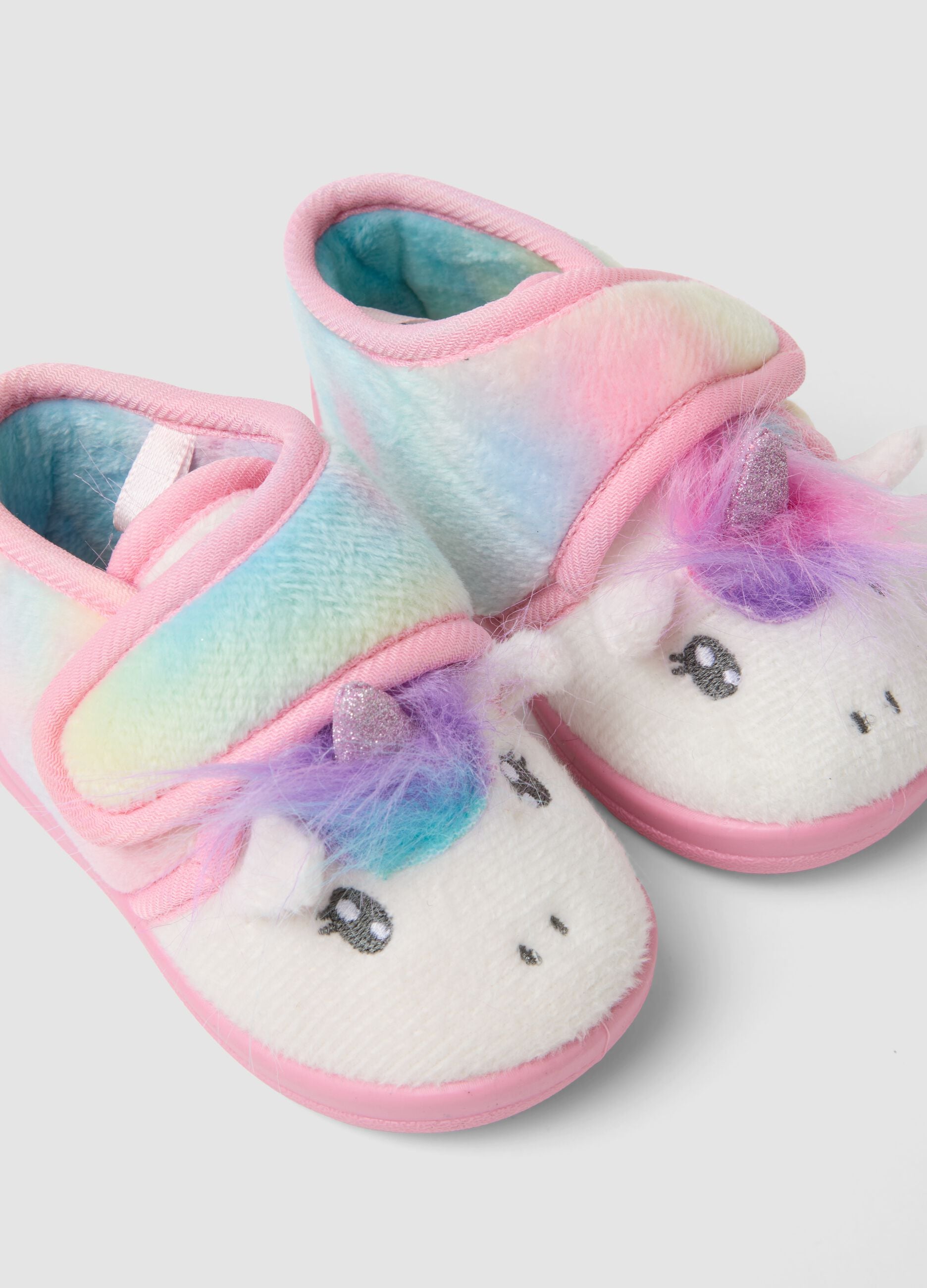 Pink unicorn-pattern slippers