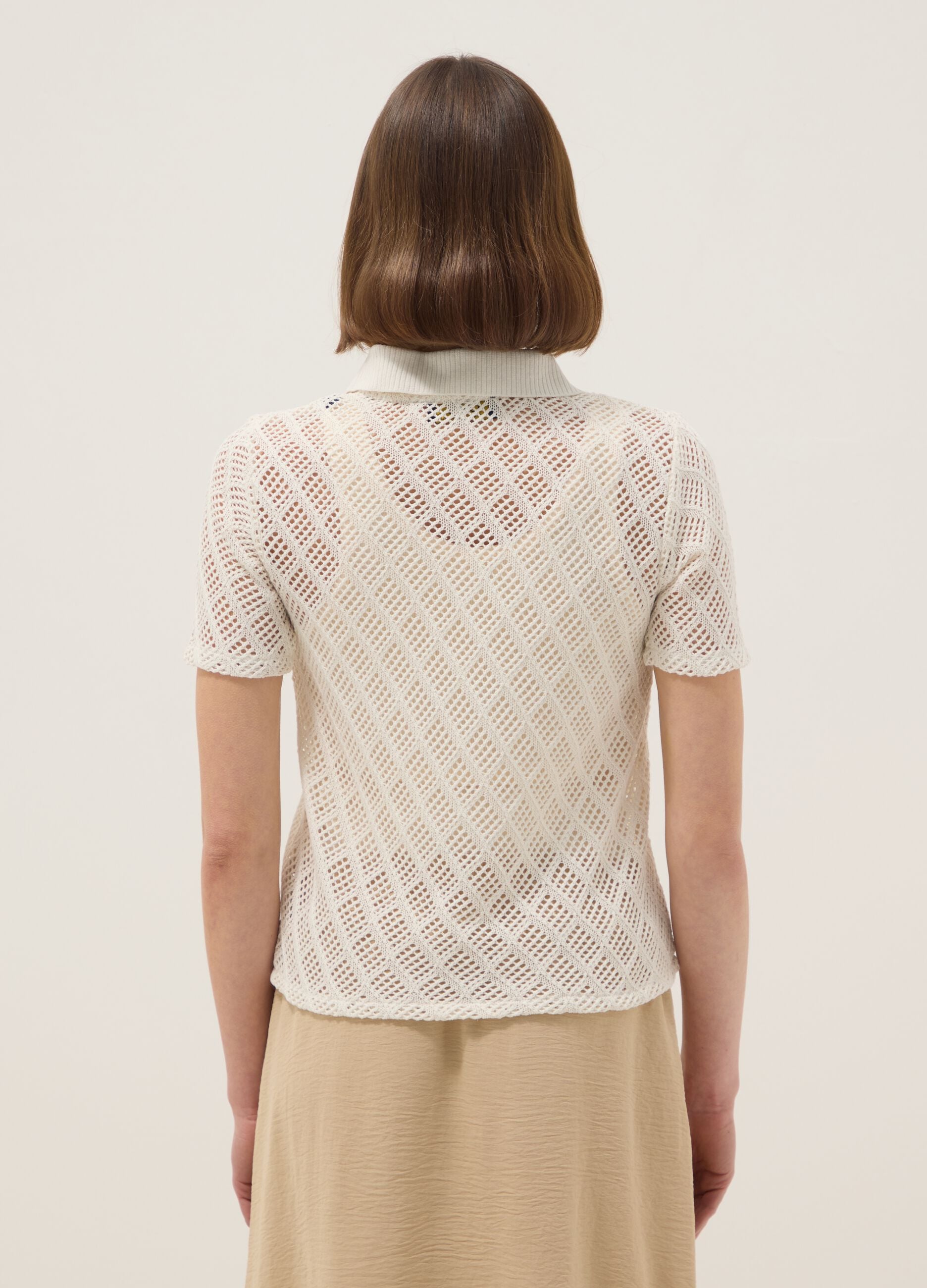 White regular fit polo with mesh texture