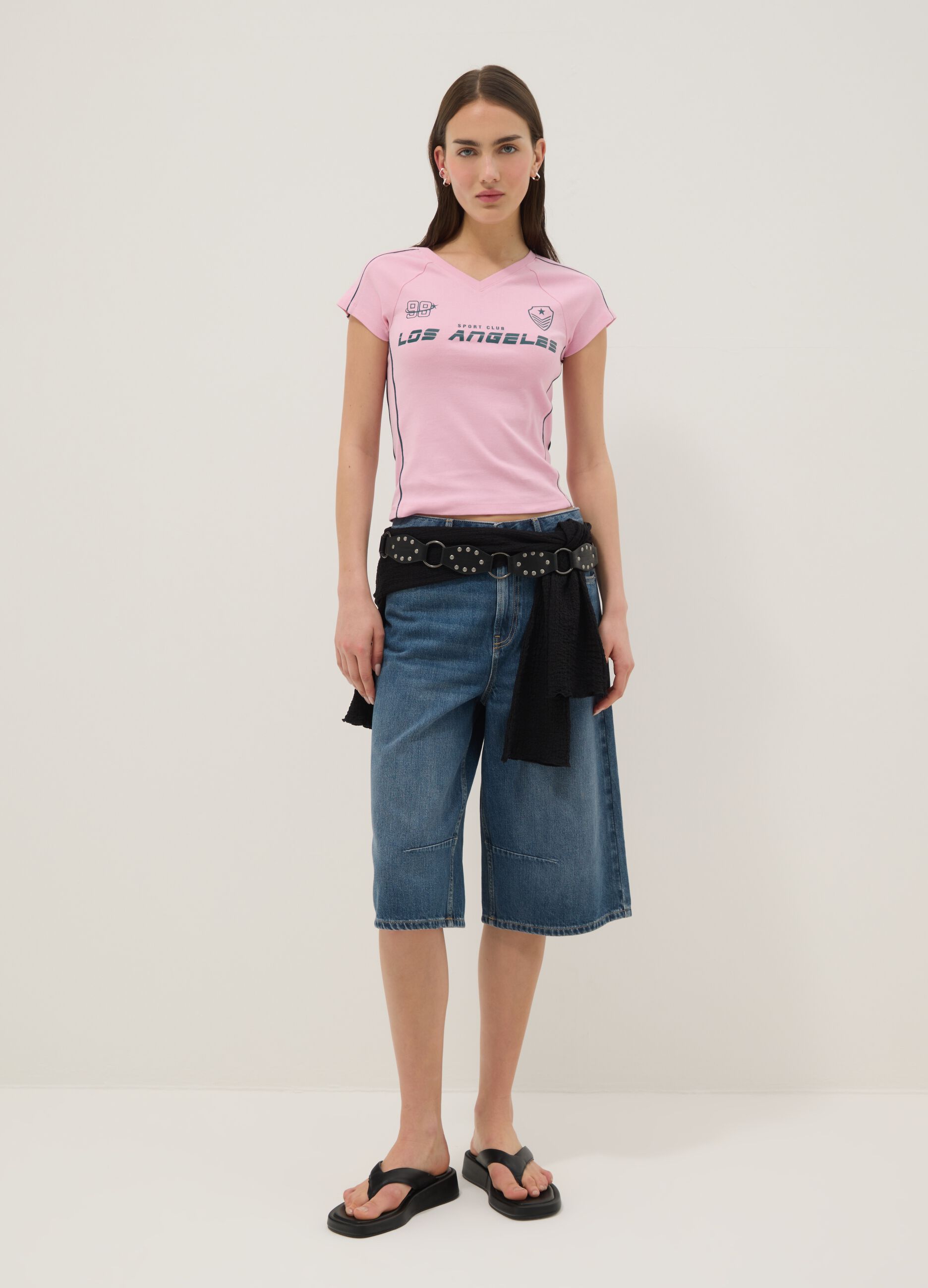 Pure cotton pink slim fit V-neck T-shirt with print