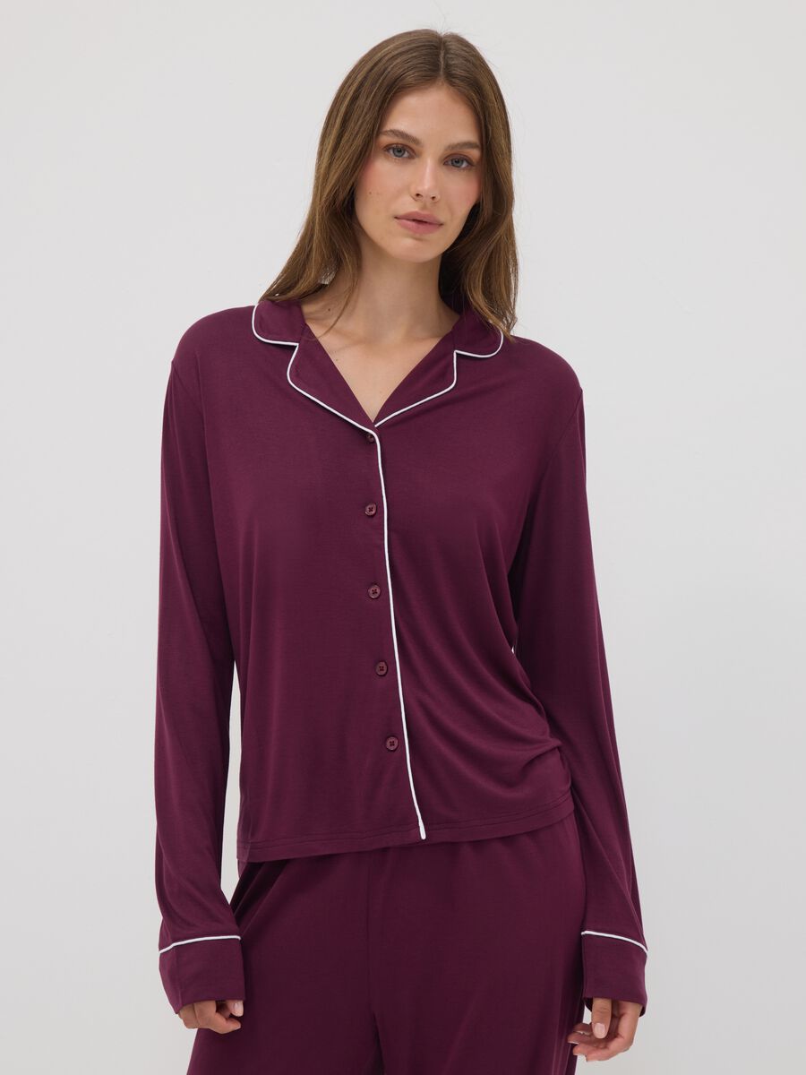 Purple pure viscose pyjamas with V-neck and contrast piping_1