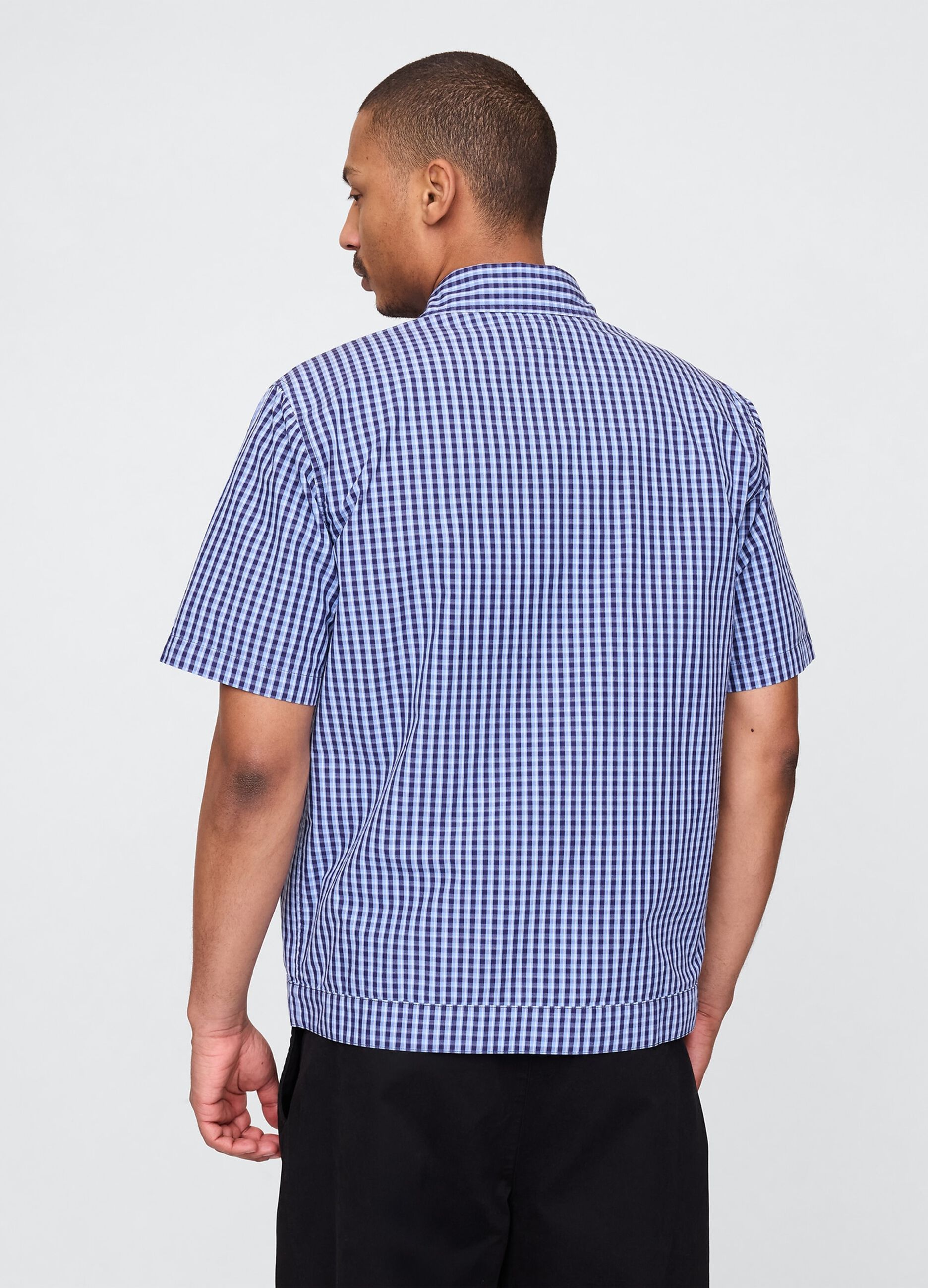 Blue checked short-sleeve shirt