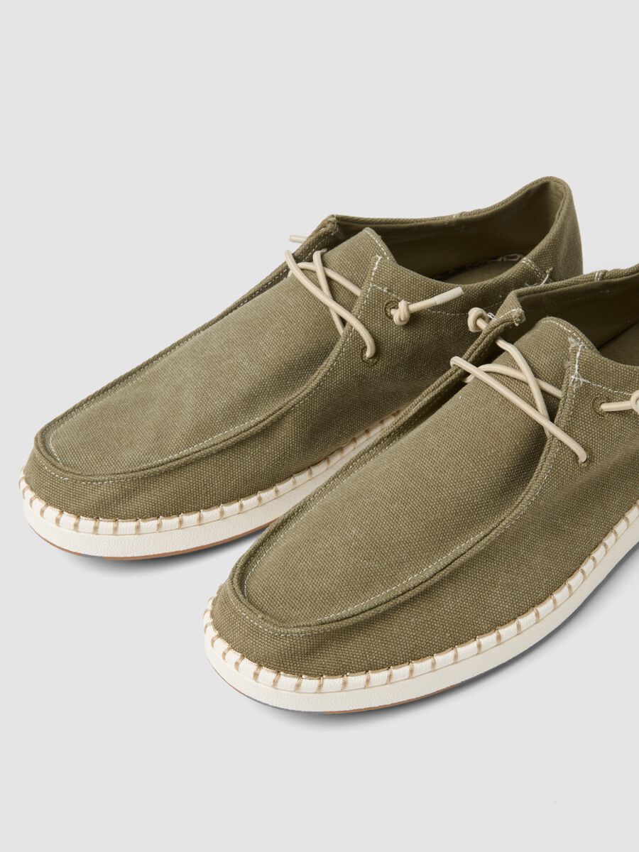 Green casual shoes_1
