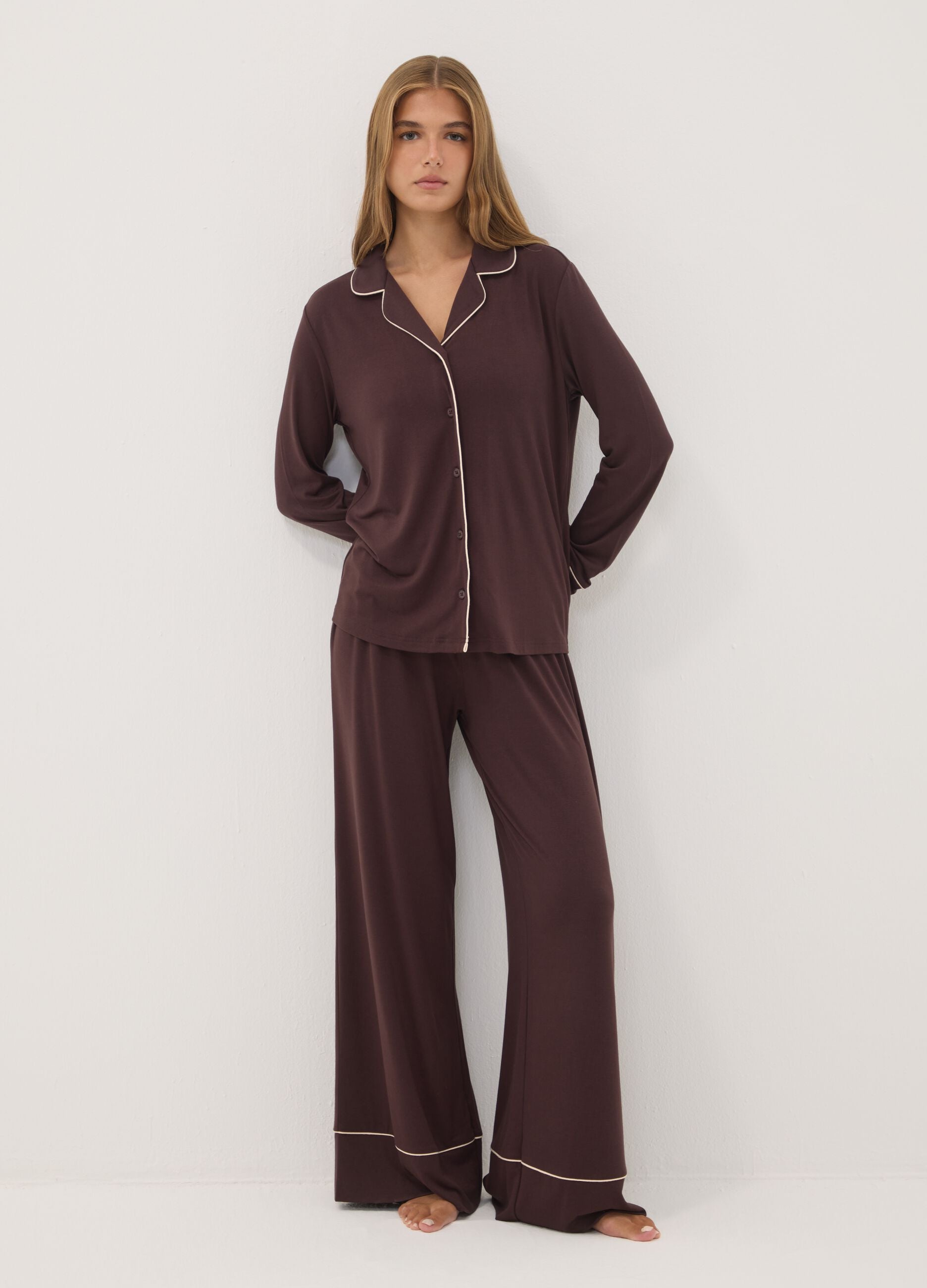 Brown stretch viscose pyjamas with V-neck