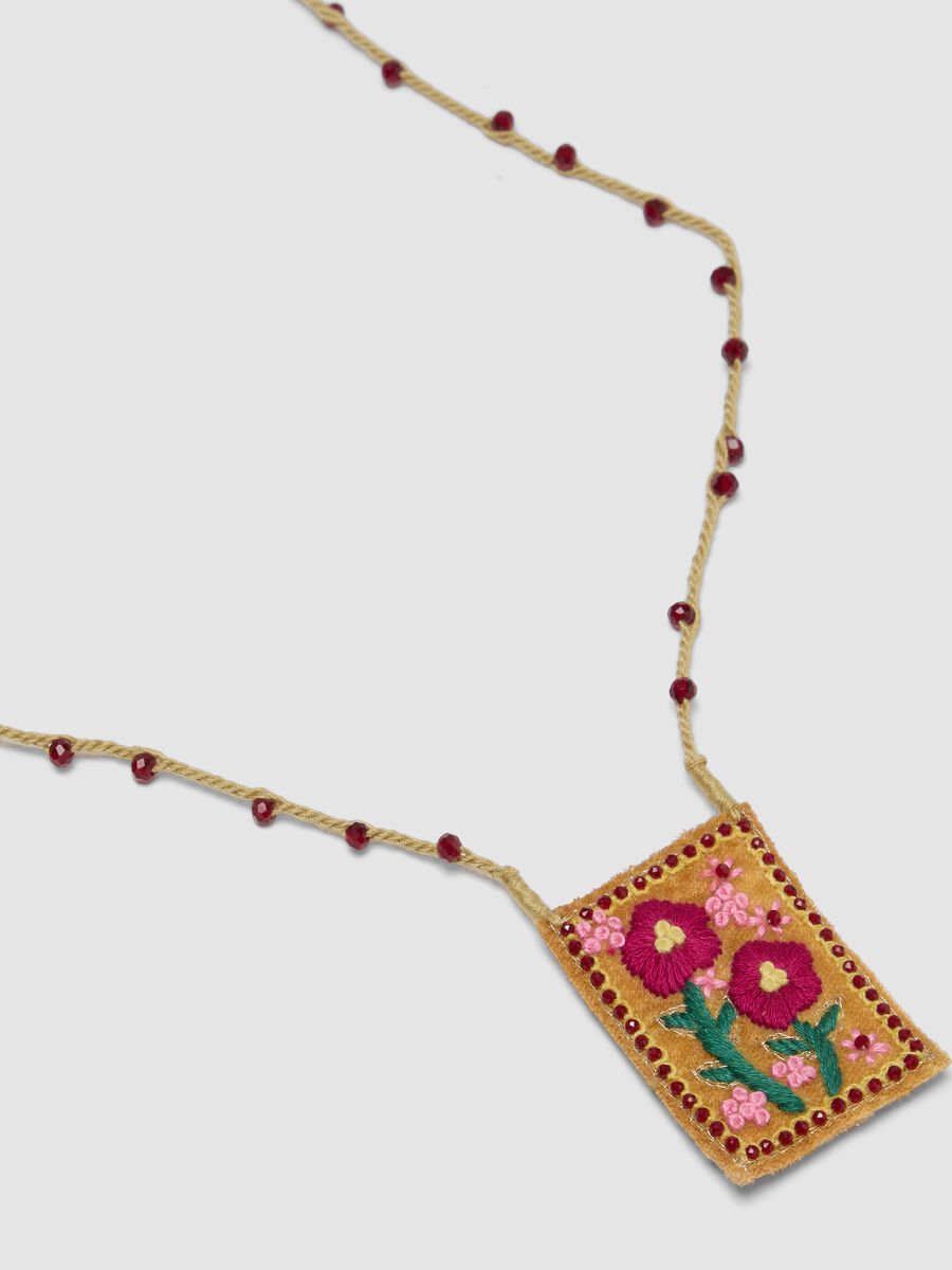 Collana marrone con ciondolo ricamato in puro cotone_1