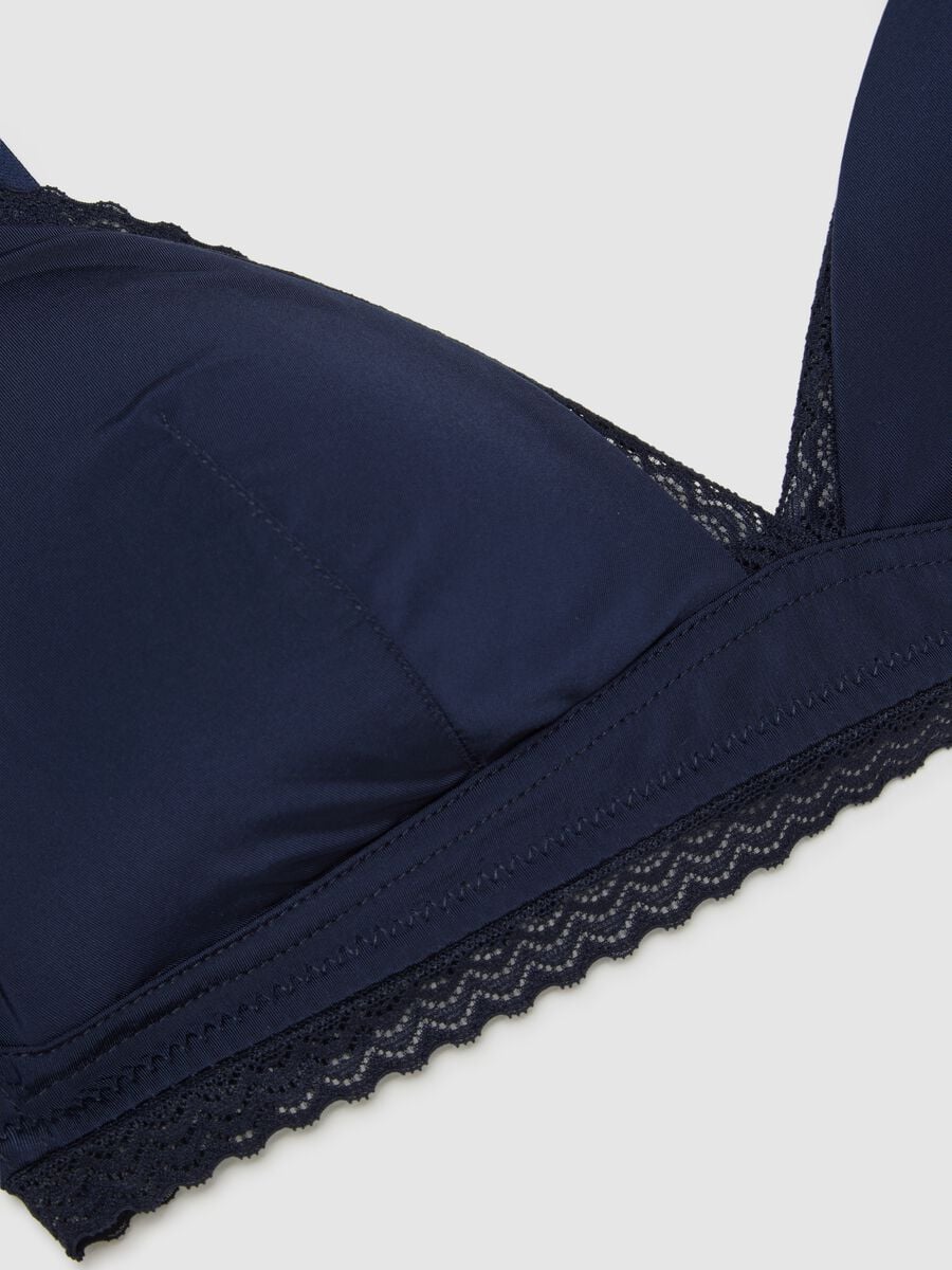 Blue triangle bra with lace and thin straps_5