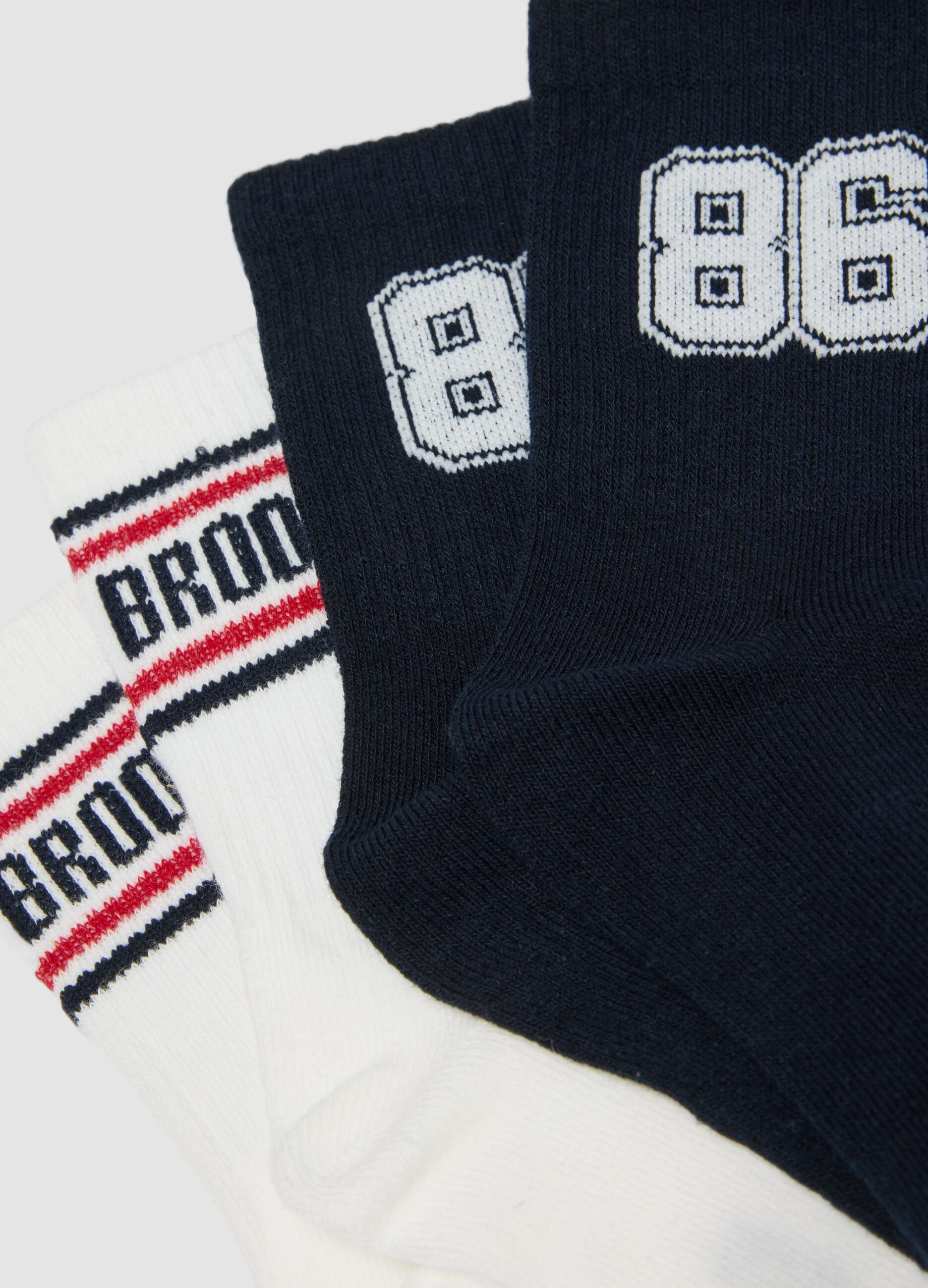 3-pack of multicolour boys&rsquo; short socks in organic stretch cotton