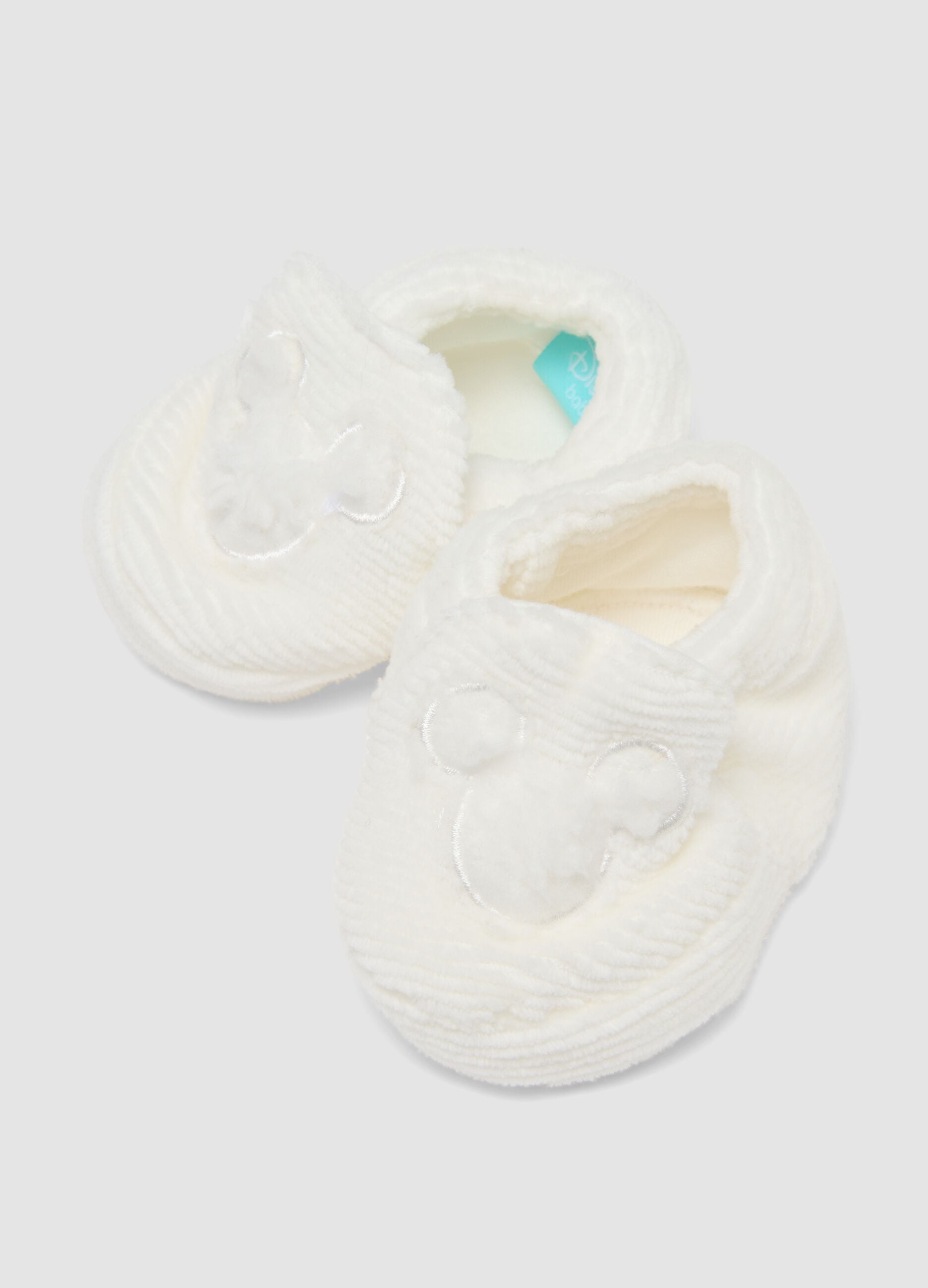 White Mickey Mouse print baby hat and booties set