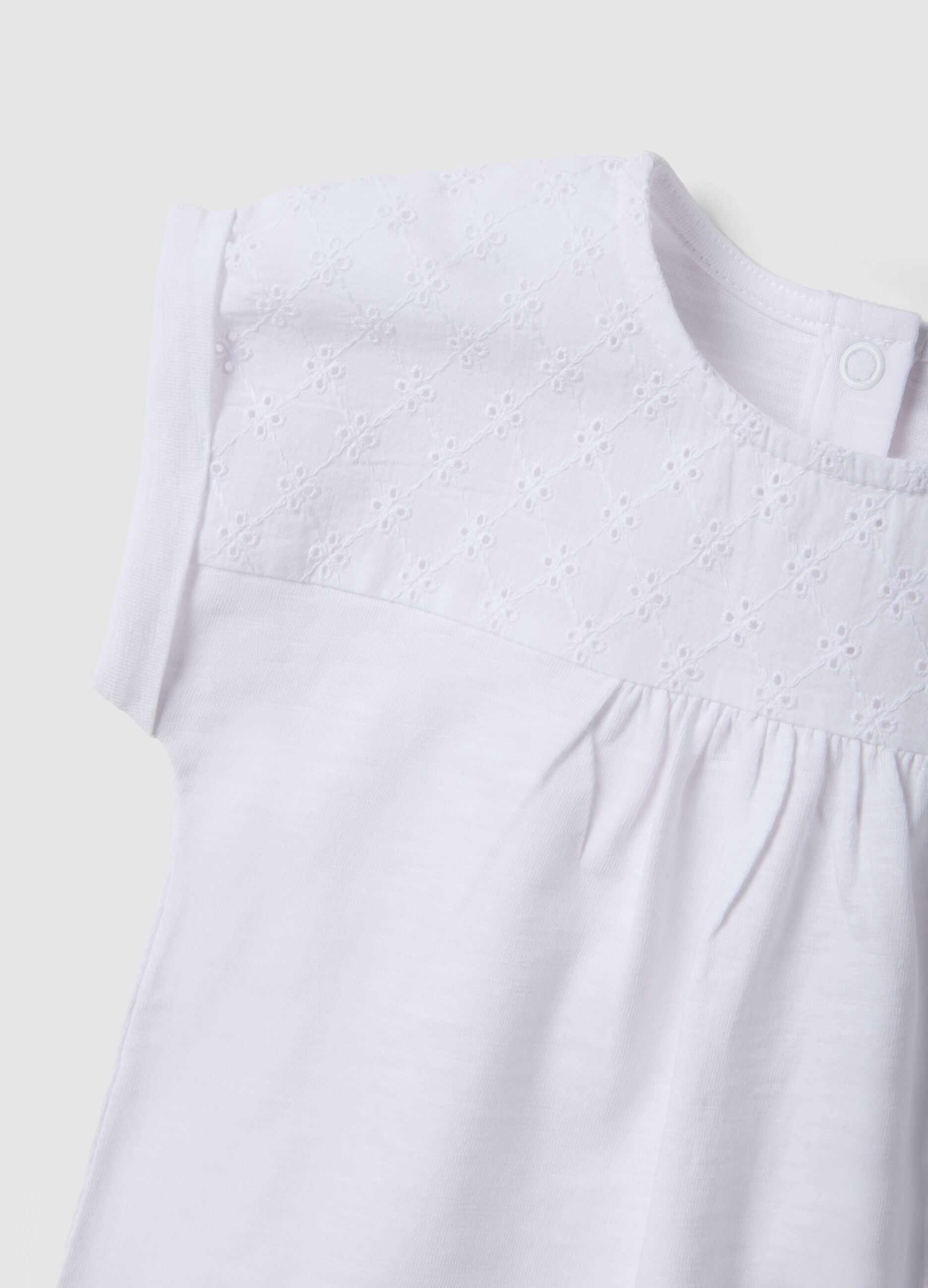 White pure cotton T-shirt for girls, regular fit with embroidery