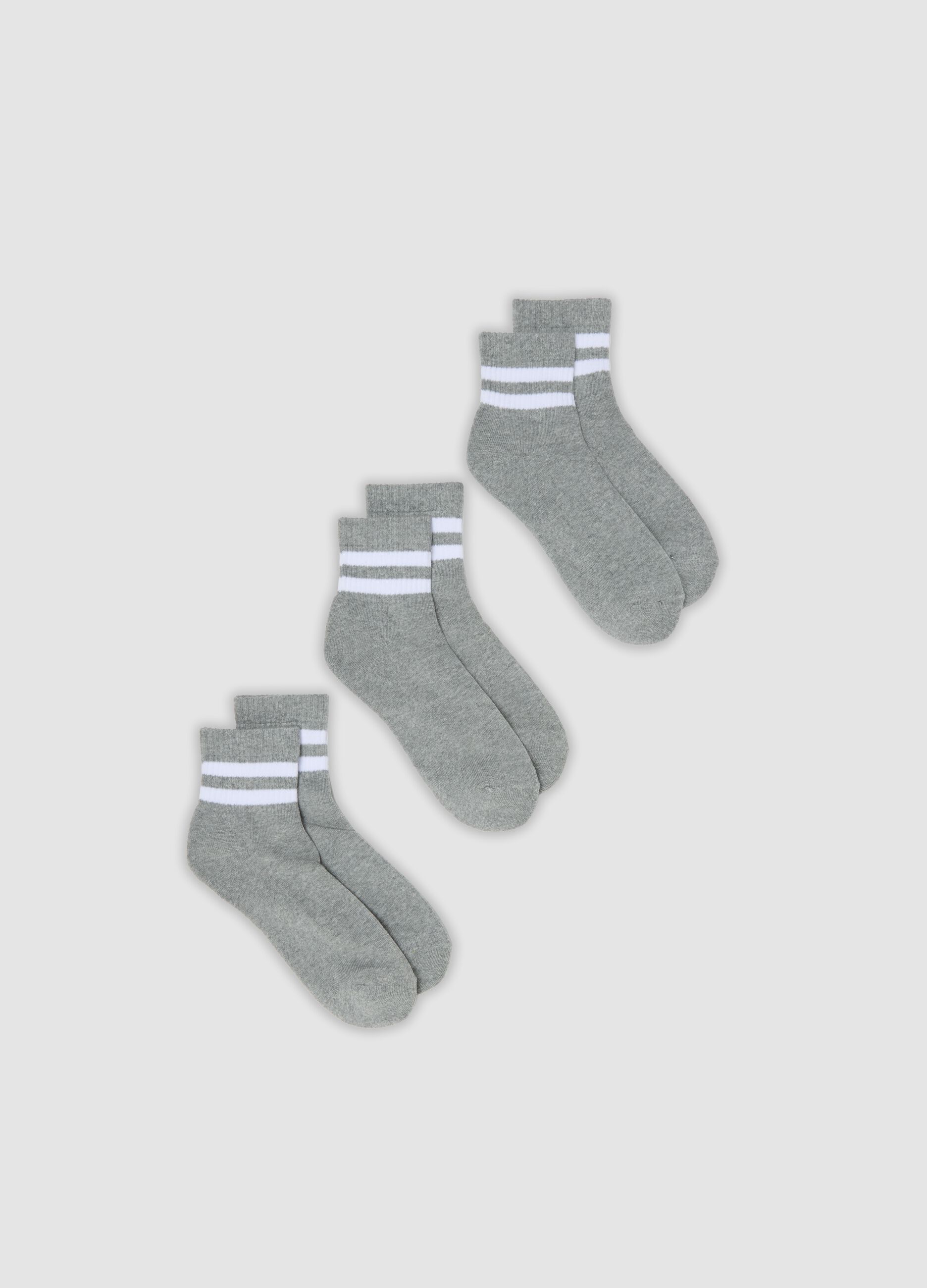 3-pack of grey athletic socks in stretch organic cotton