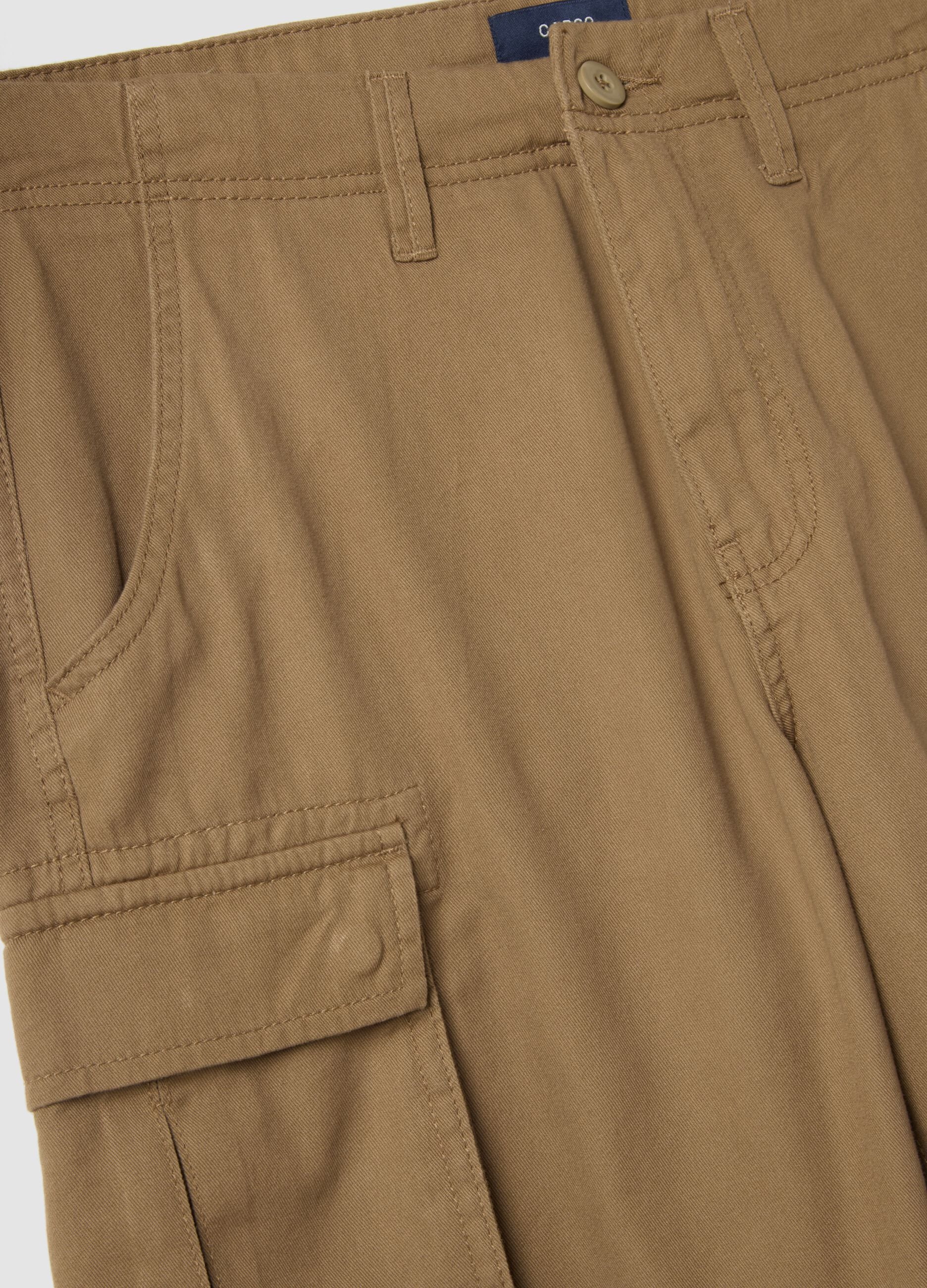Brown pure cotton regular-fit cargo shorts