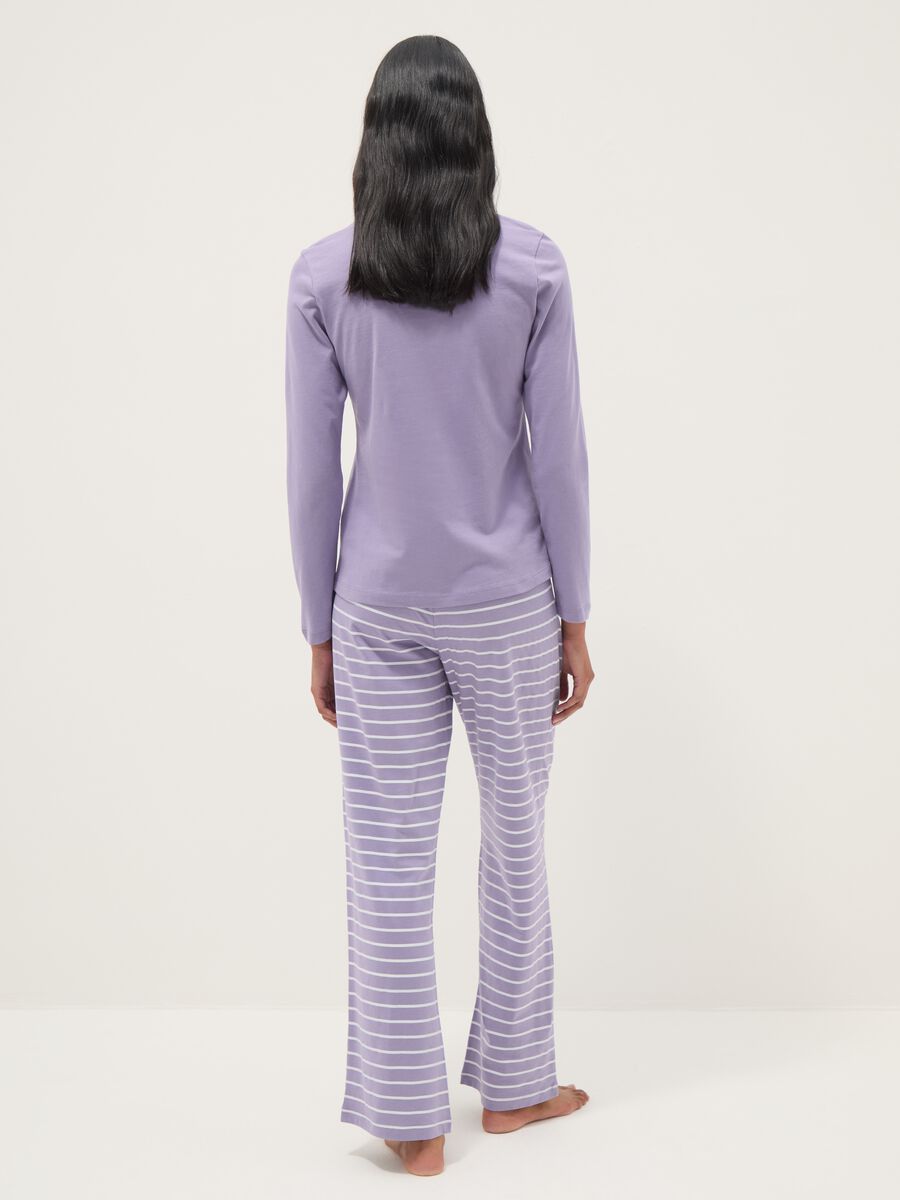 Pigiama in puro cotone viola a righe regular fit con ricamo_2