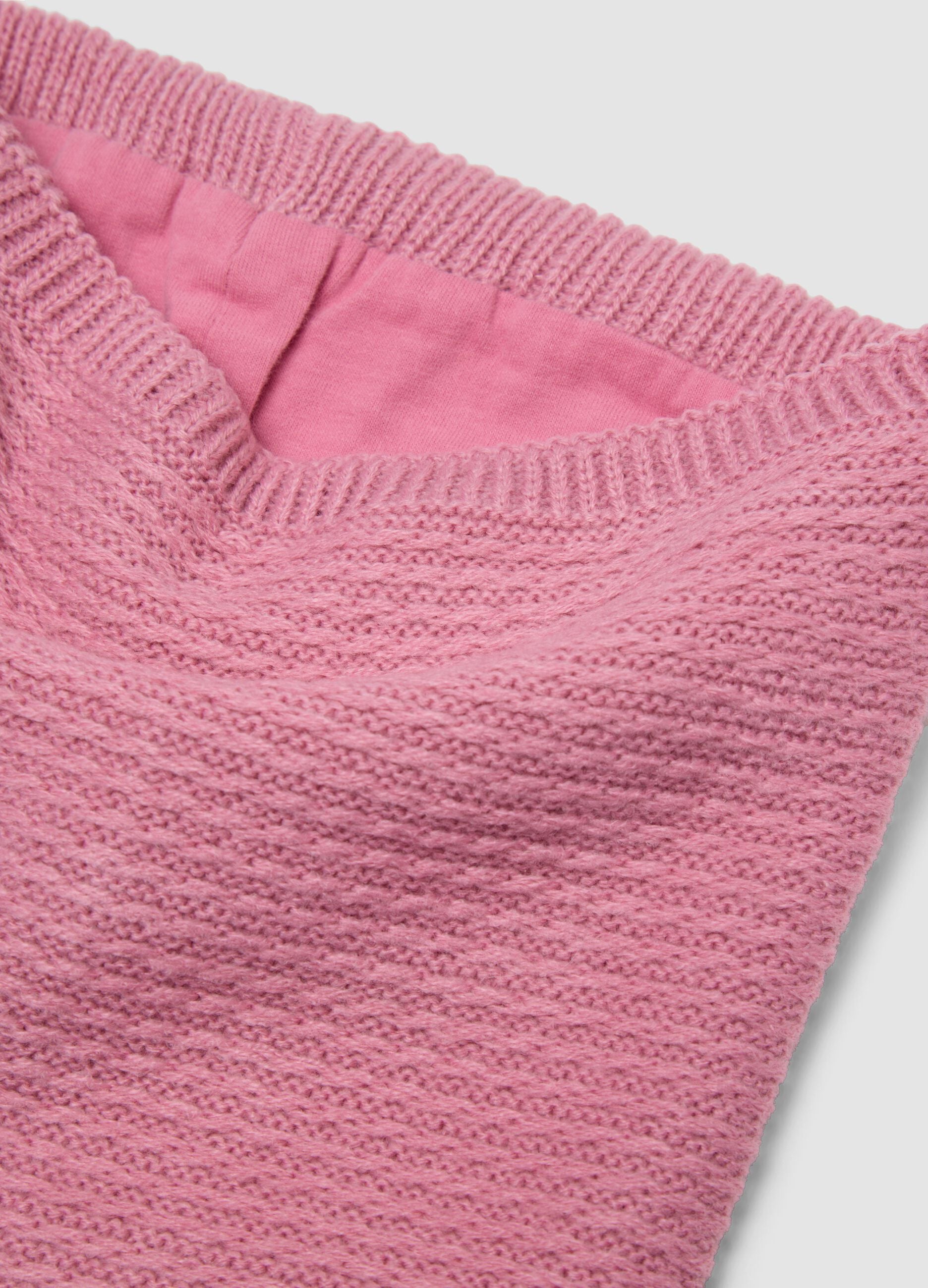 Sciarpa rosa in maglia a collo ad anello