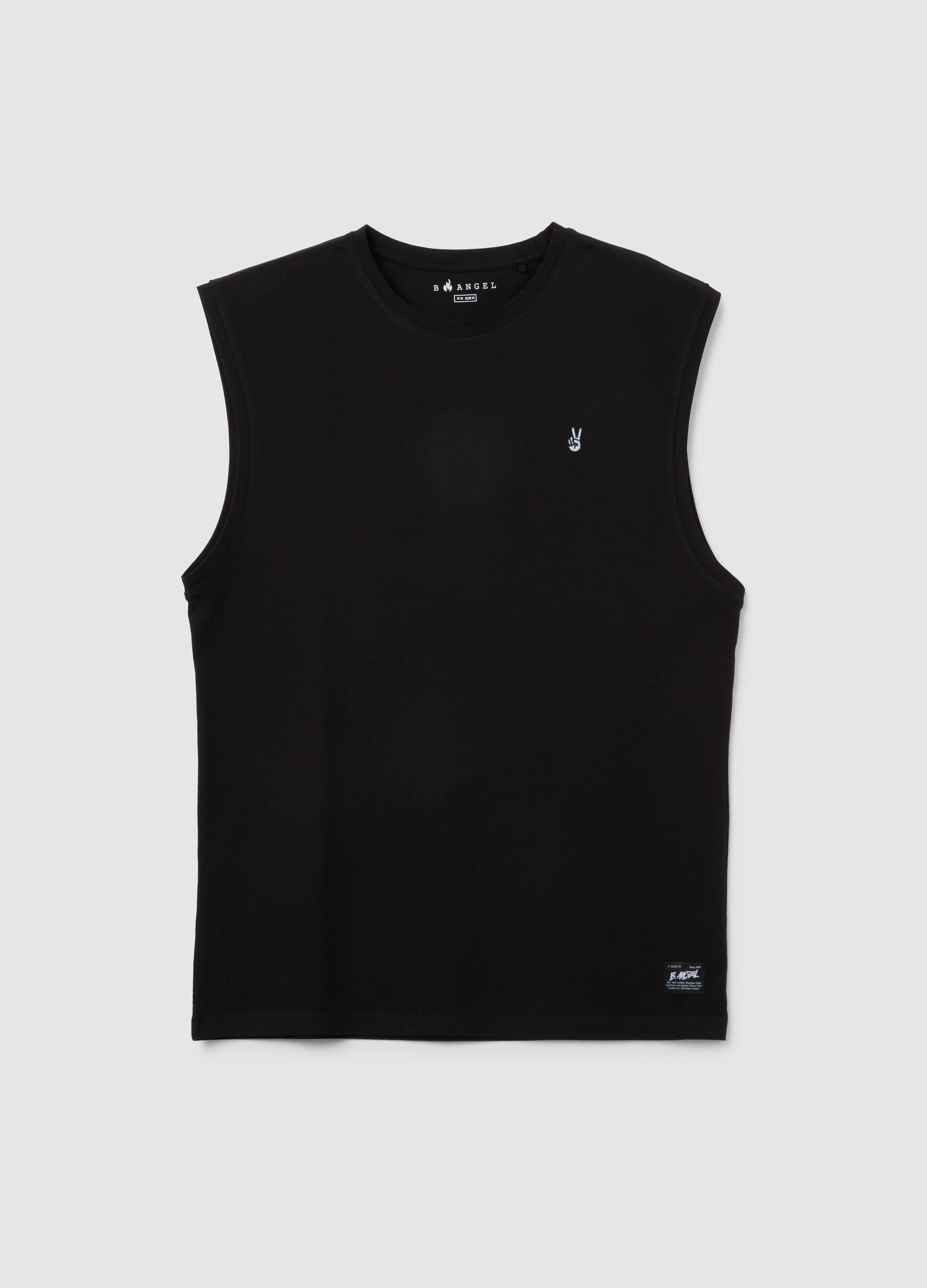 Men&rsquo;s black regular-fit vest top in 100% cotton with embroidery