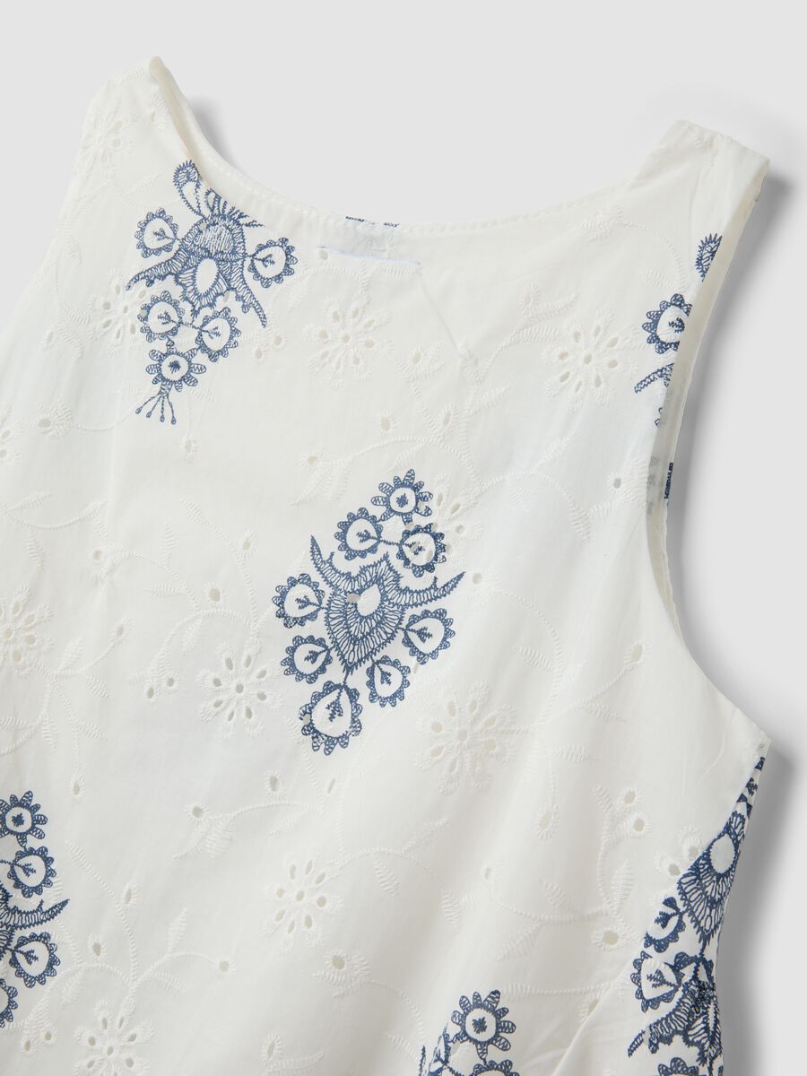 White broderie anglaise pure cotton dress with blue embroidery, regular fit_5