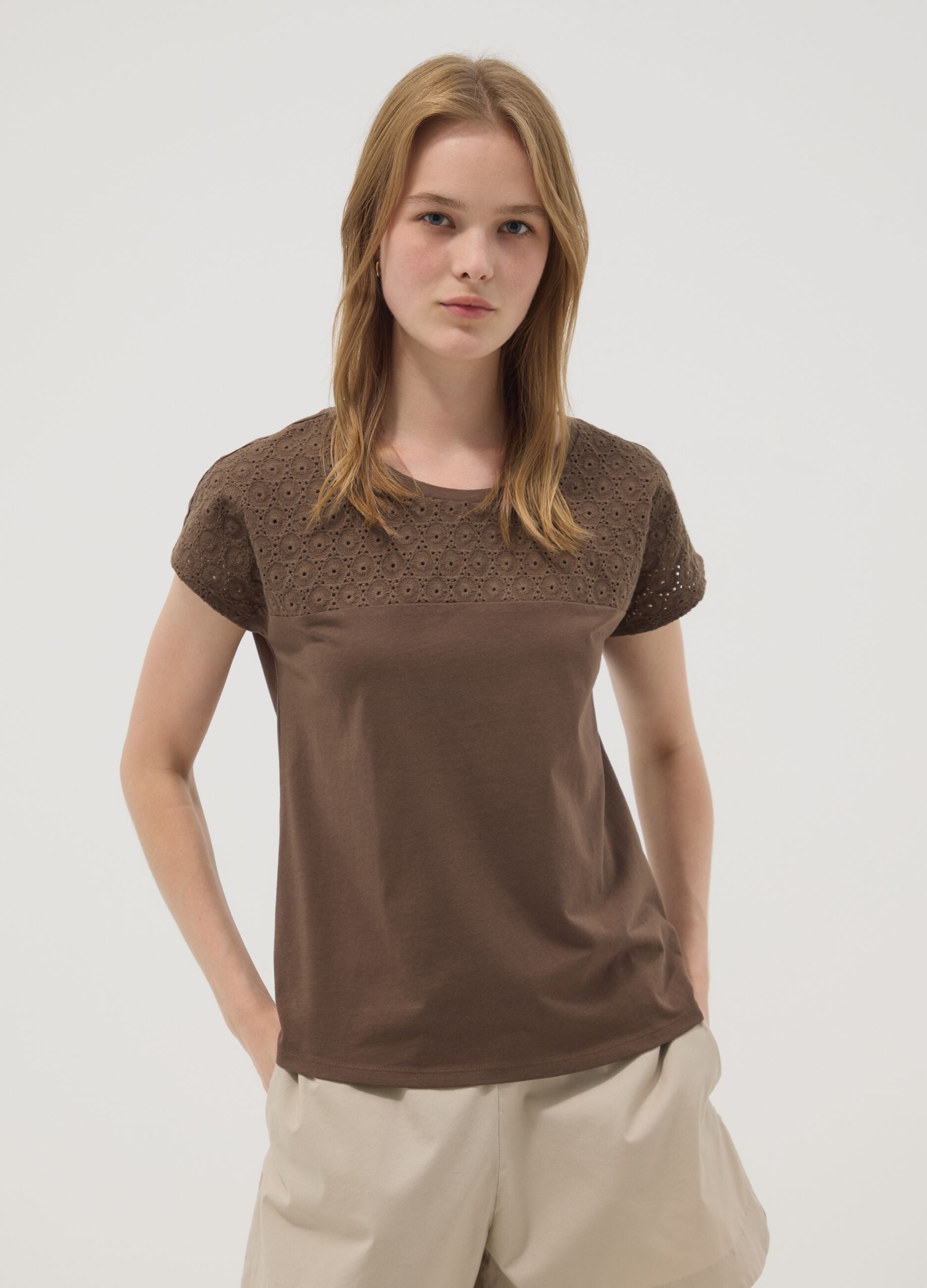 Brown pure cotton T-shirt with broderie anglaise insert