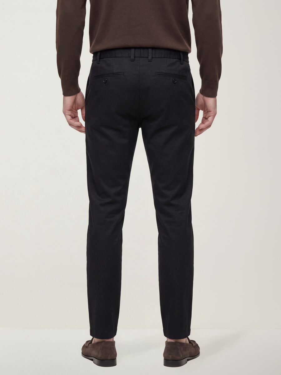 Black slim-fit chino trousers in lyocell and stretch cotton_2