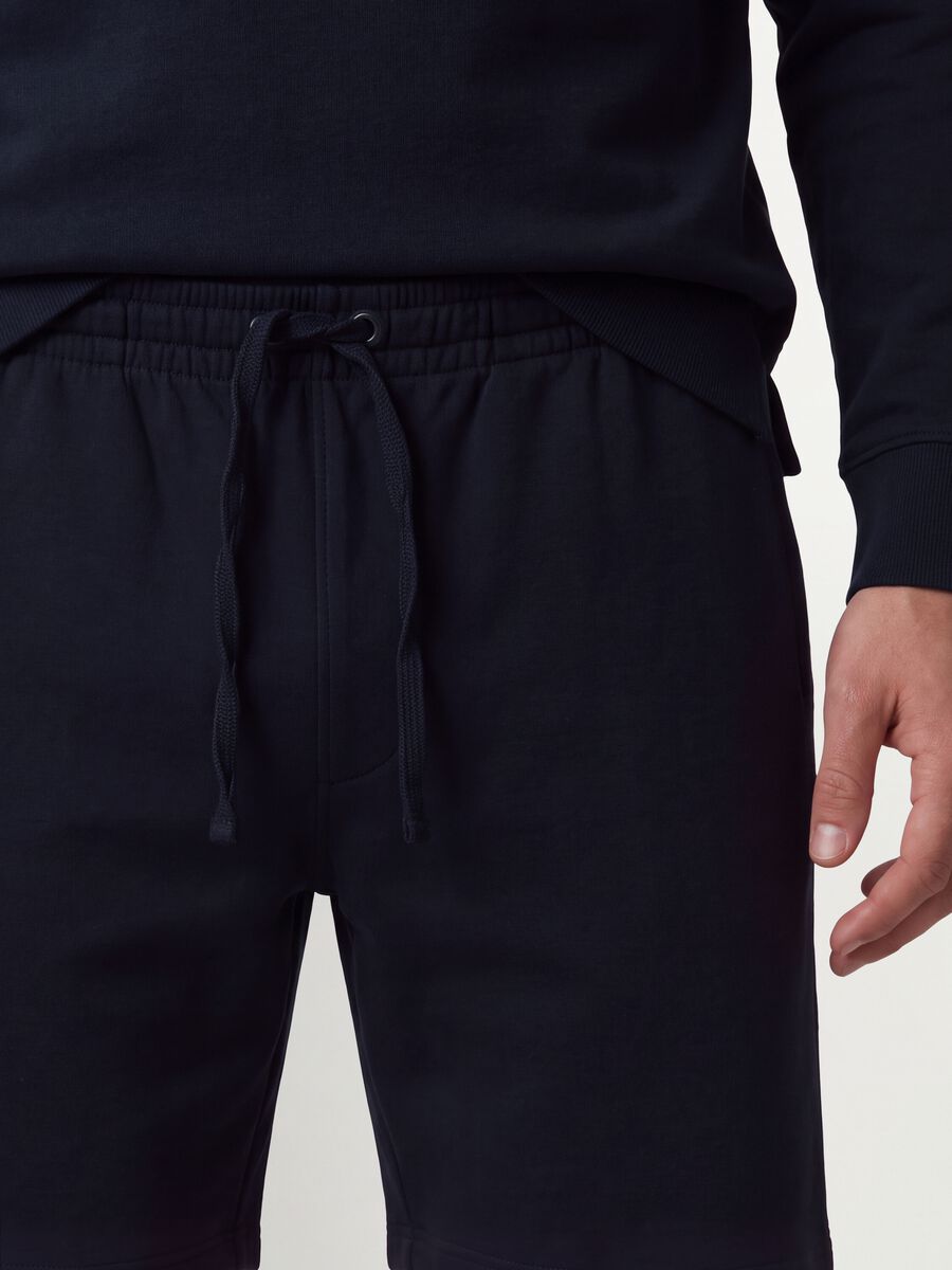 Blue cotton-blend shorts with elasticated waist, regular fit_2