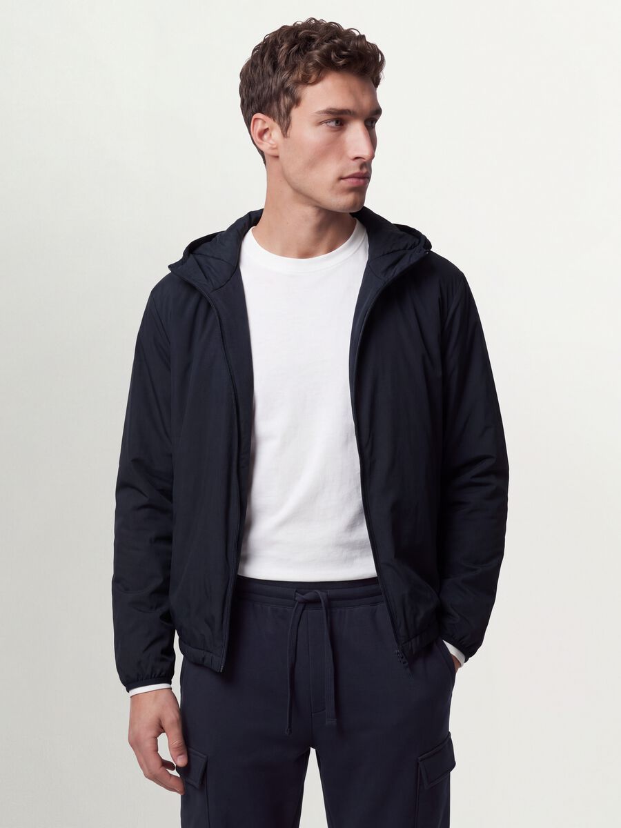 Giubbotto blu navy con cappuccio e zip_0