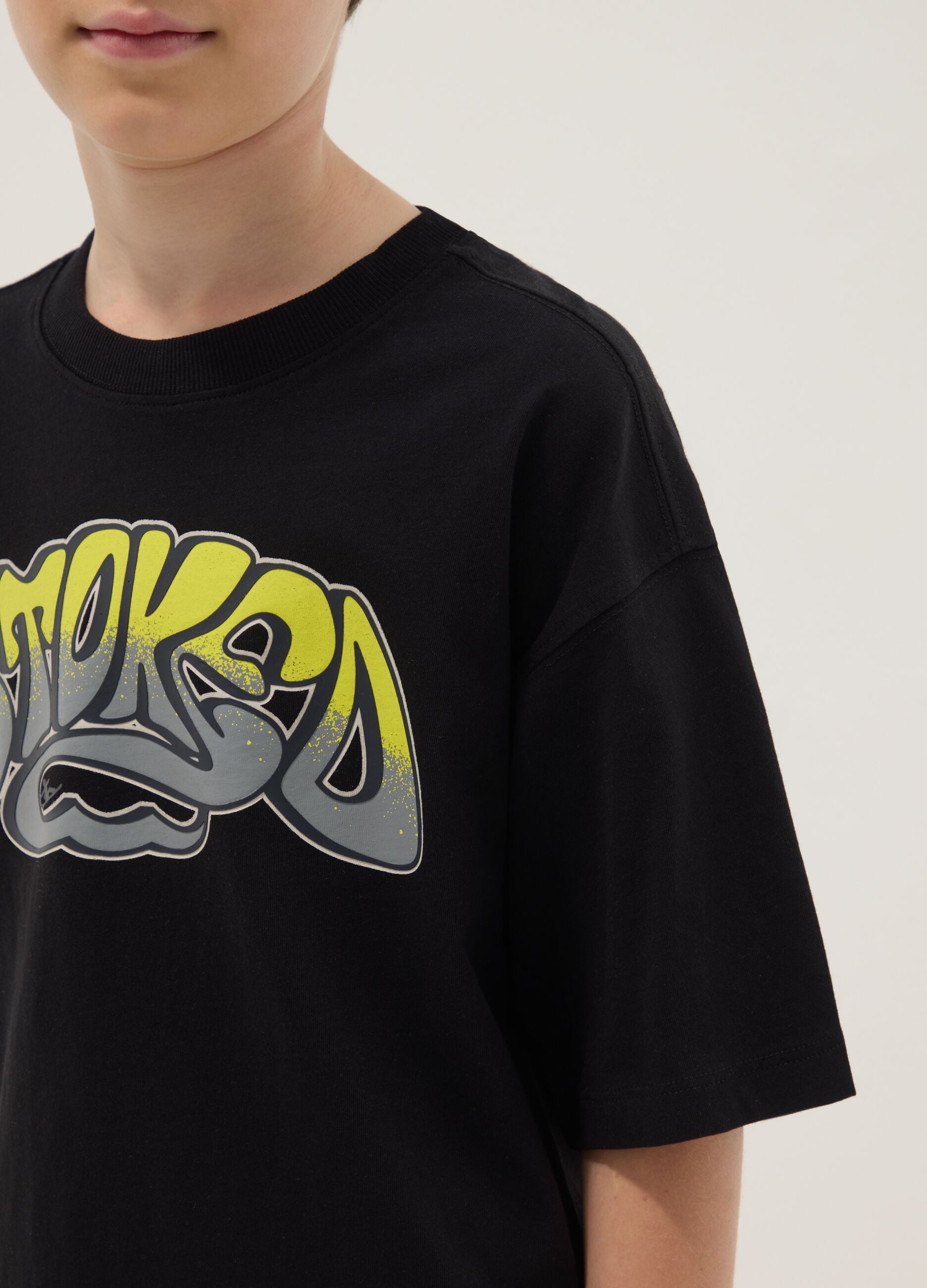 Black pure cotton T-shirt with front print