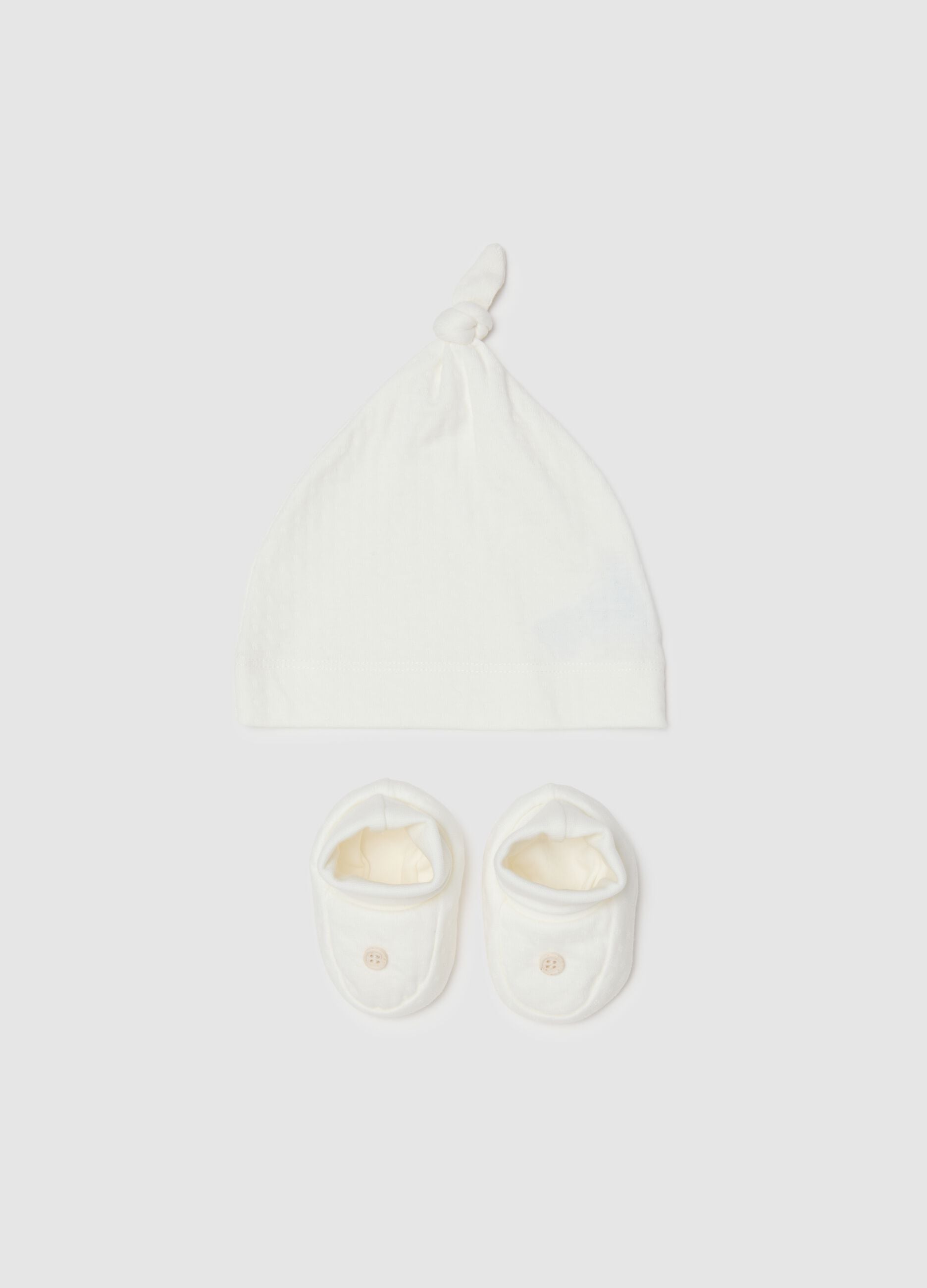 White cotton baby hat and booties set regular fit