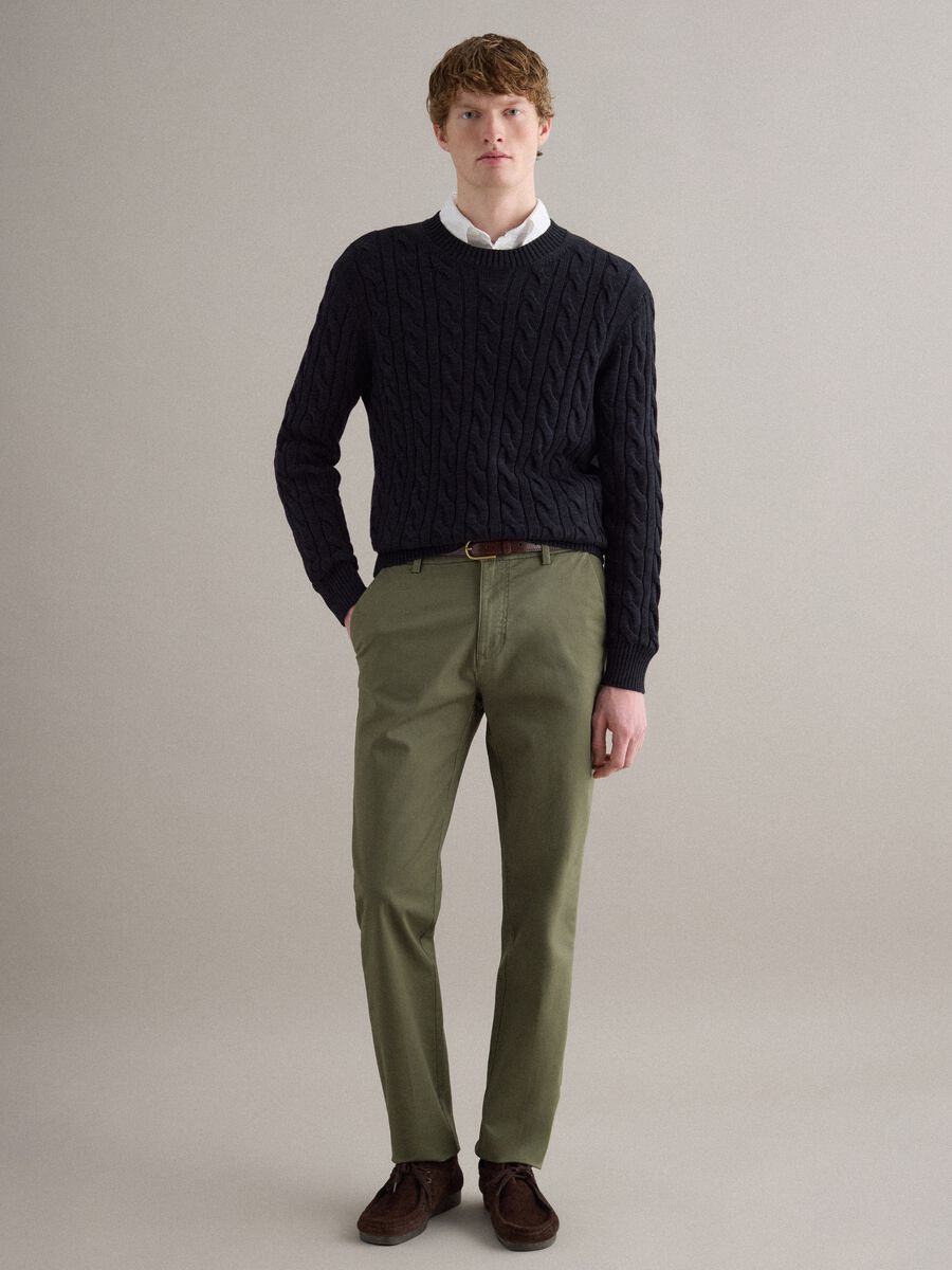 Pantaloni chino verde in cotone elasticizzato slim fit_1